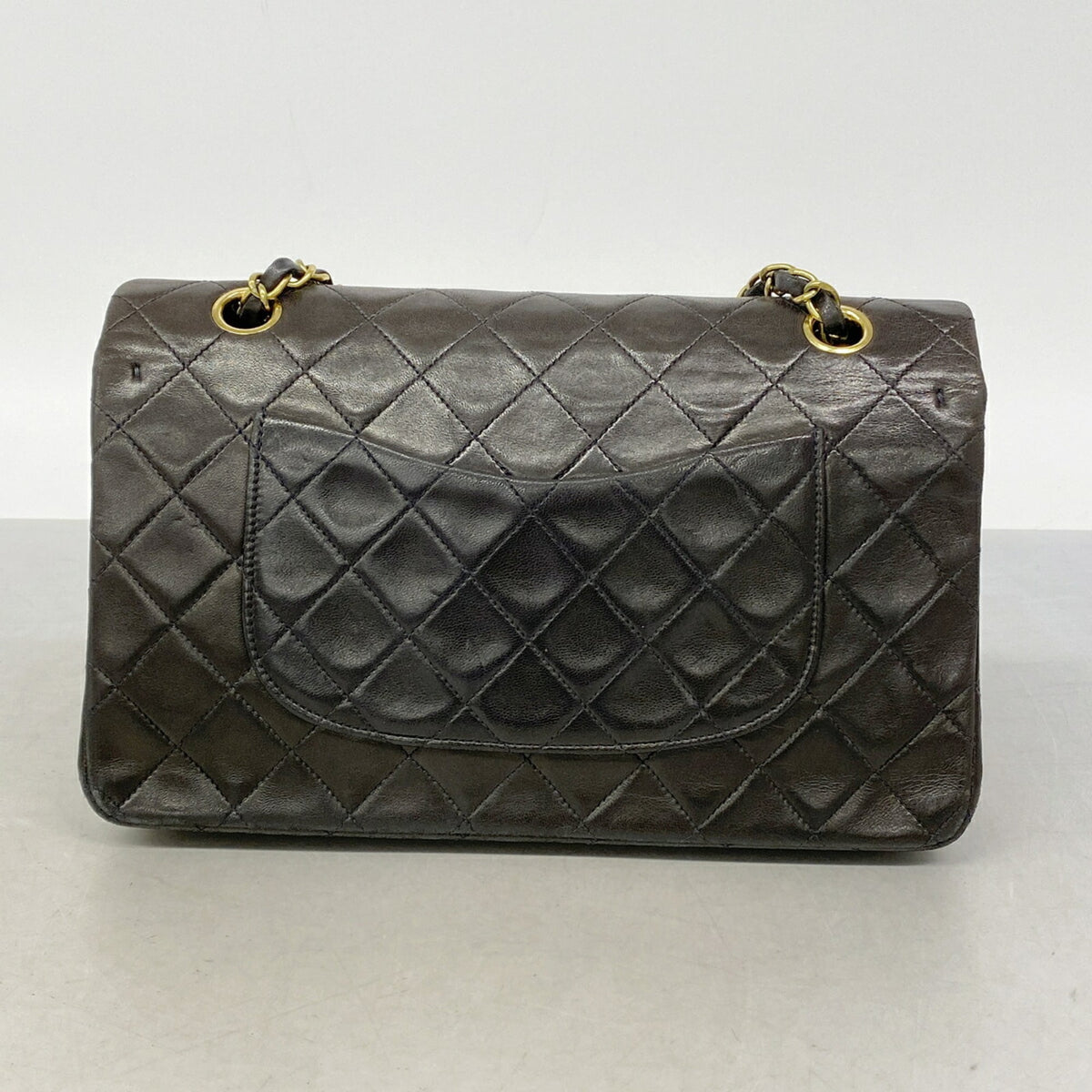 Chanel Black Leather Shoulder Bag (Pre-Owned)