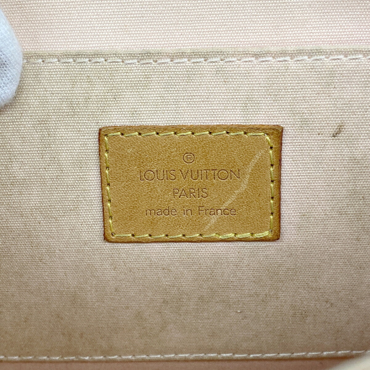 Louis Vuitton Pink Shoulder Bag (Pre-Owned)