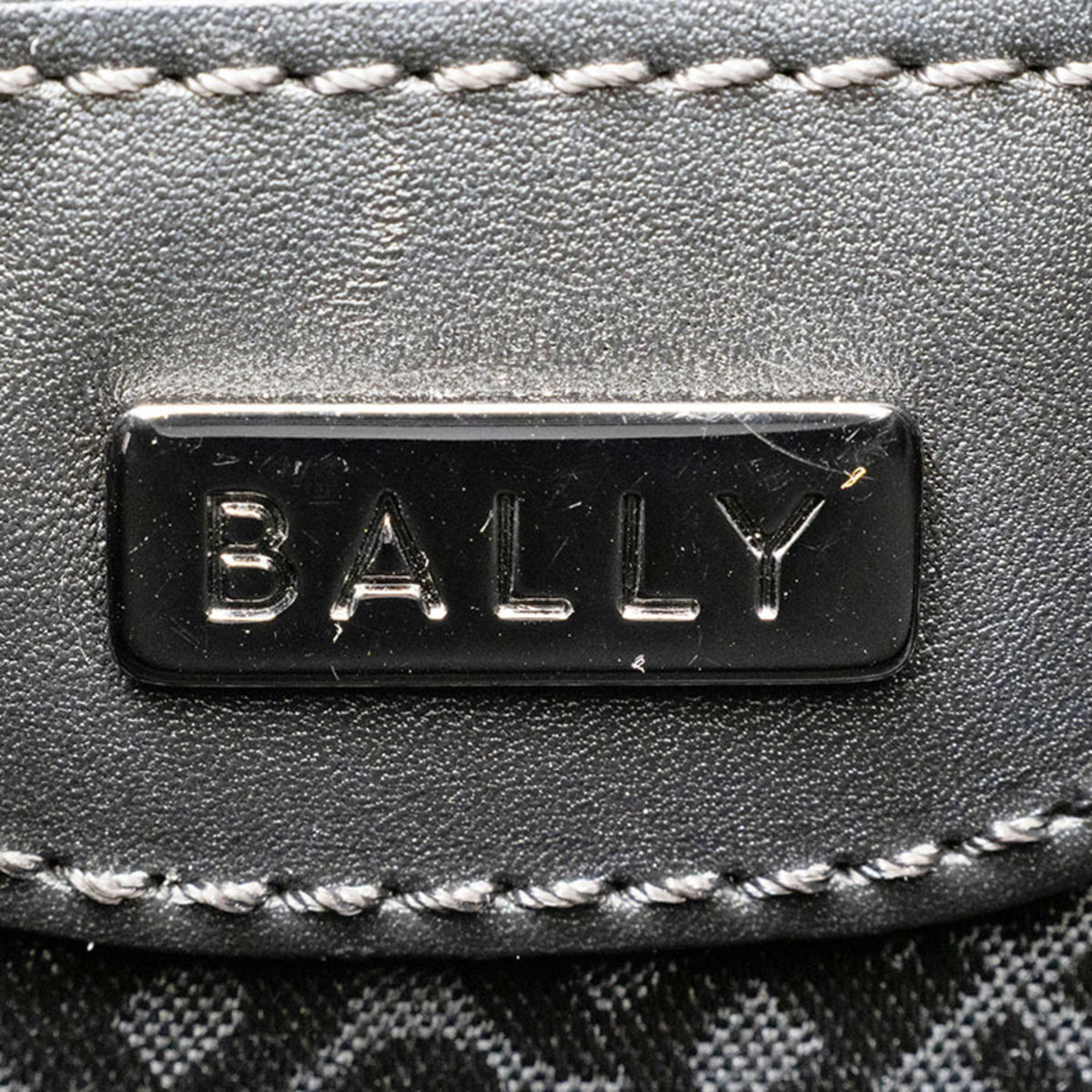 Bally Black Nylon Leather Shoulder Bag (Pre-Owned)