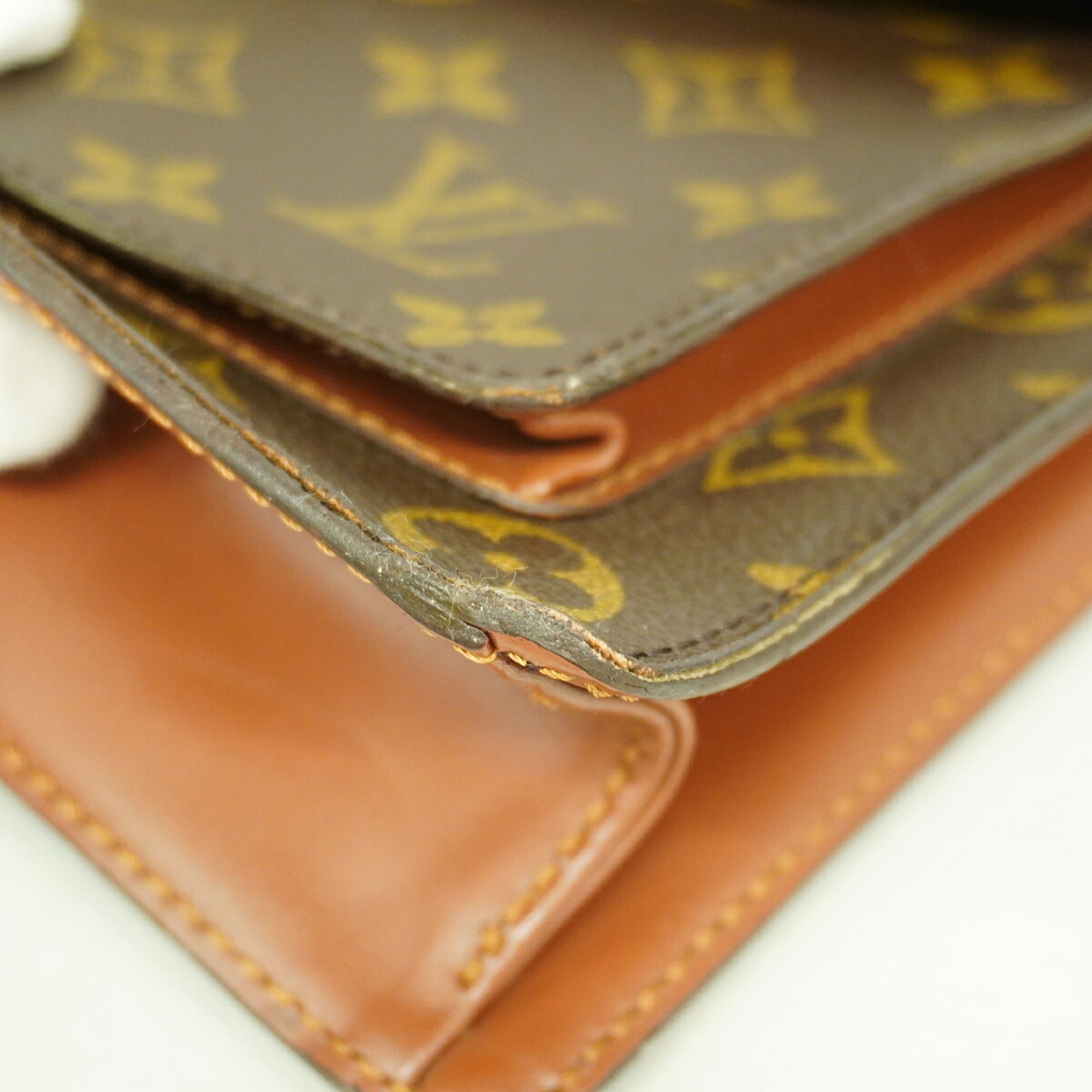 Louis Vuitton Brown Handbag (Pre-Owned)
