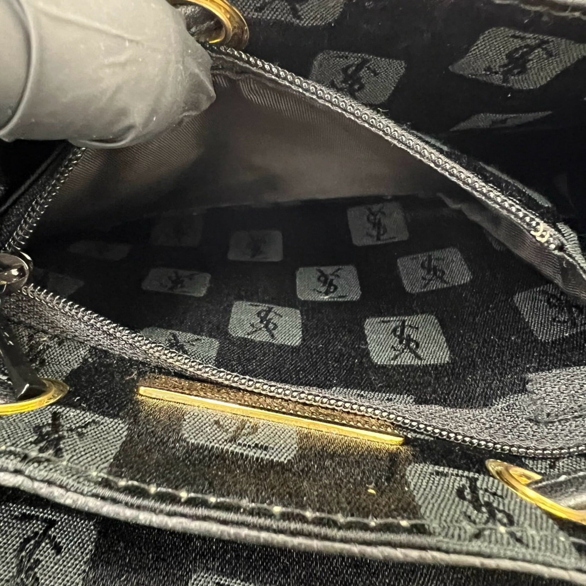 Yves Saint Laurent Black Leather Backpack (Pre-Owned)