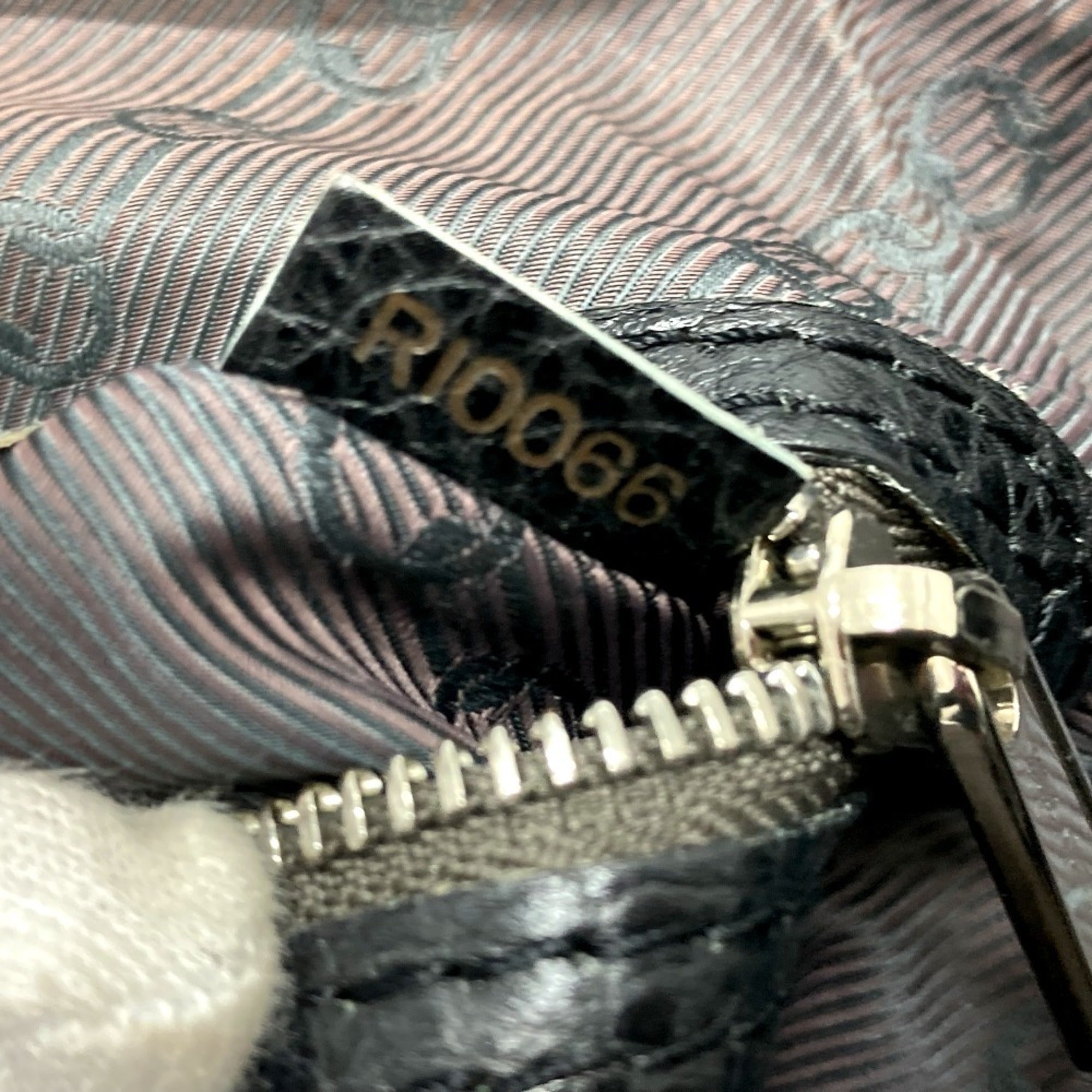 Louis Vuitton Black Noir Leather Tote Bag (Pre-Owned)