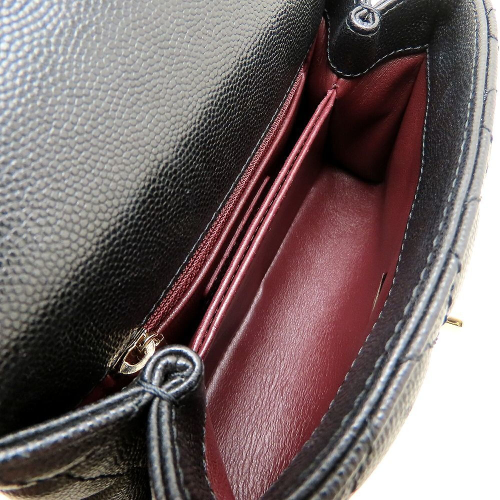 Chanel Black Grained Calfskin Handbag (Pre-Owned)
