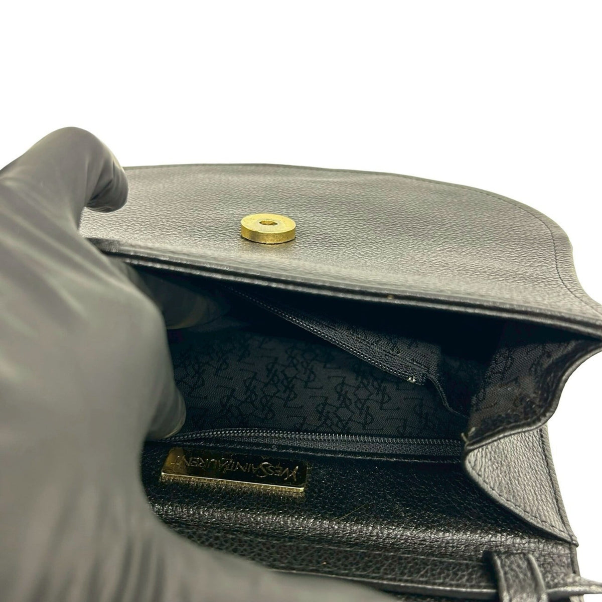 Yves Saint Laurent Black Leather Pochette Shoulder Bag (Pre-Owned)