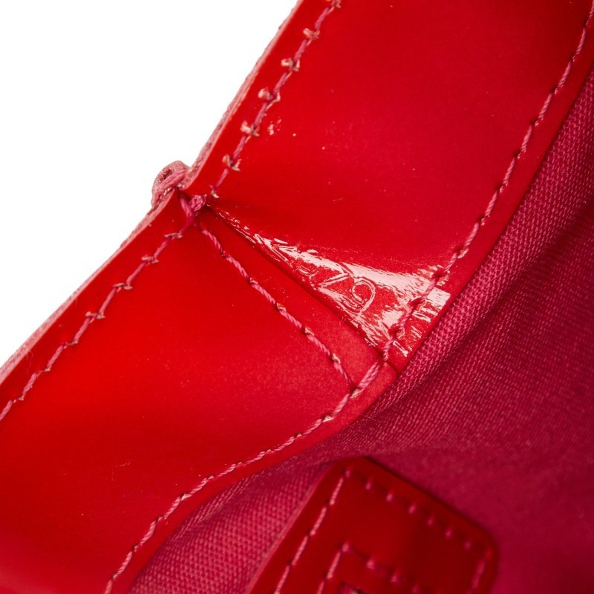 Louis Vuitton Pomme D'amour Red Color Patent Leather Handbag (Pre-Owned)