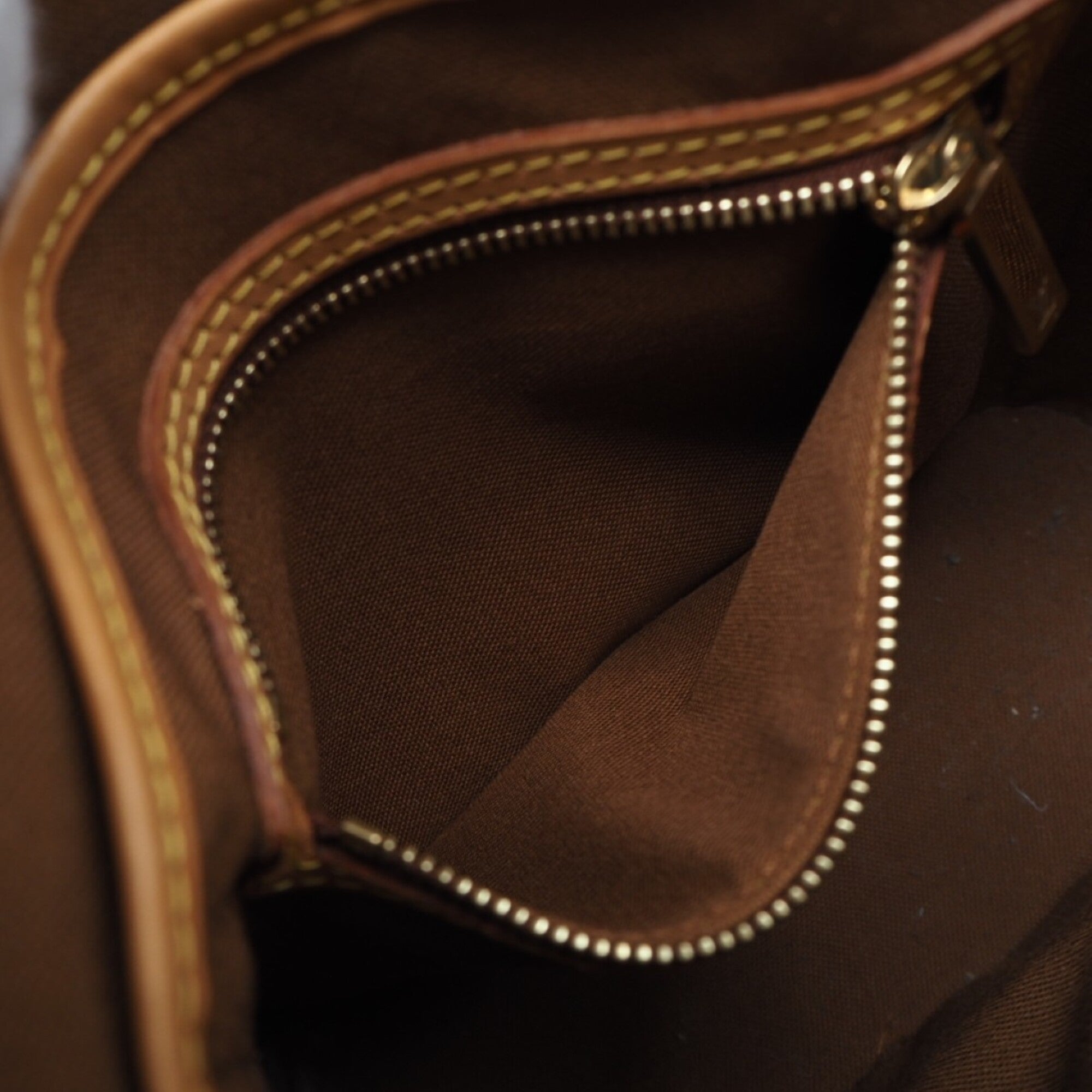 Louis Vuitton Monogram Brown Coated Canvas Leather Handbag (Pre-Owned)
