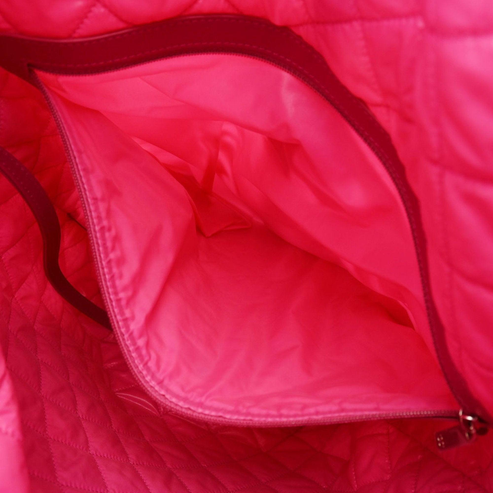 Chanel Pink White Canvas Shoulder Bag (Pre-Owned)