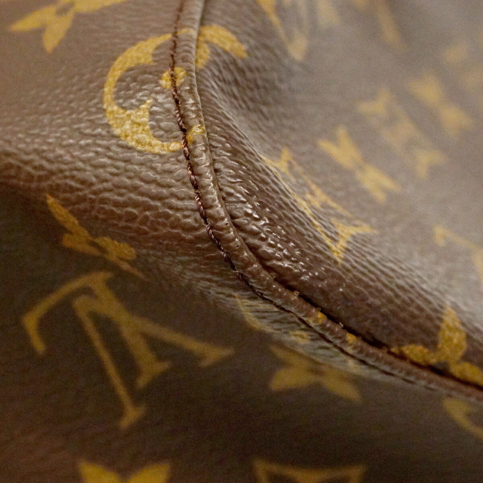 Louis Vuitton Brown Shoulder Bag (Pre-Owned)