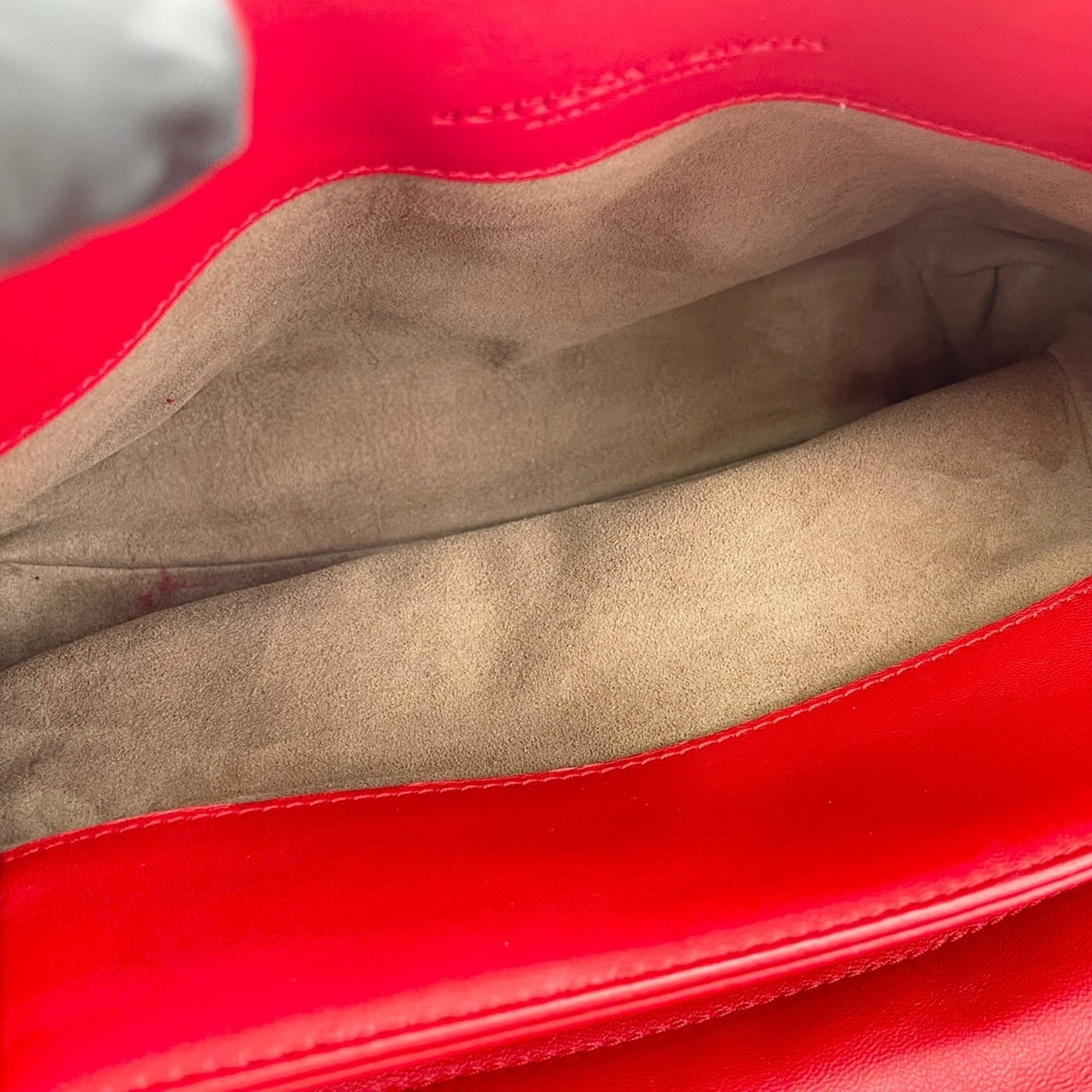 Bottega Veneta Red Color Intrecciato Shoulder Bag (Pre-Owned)