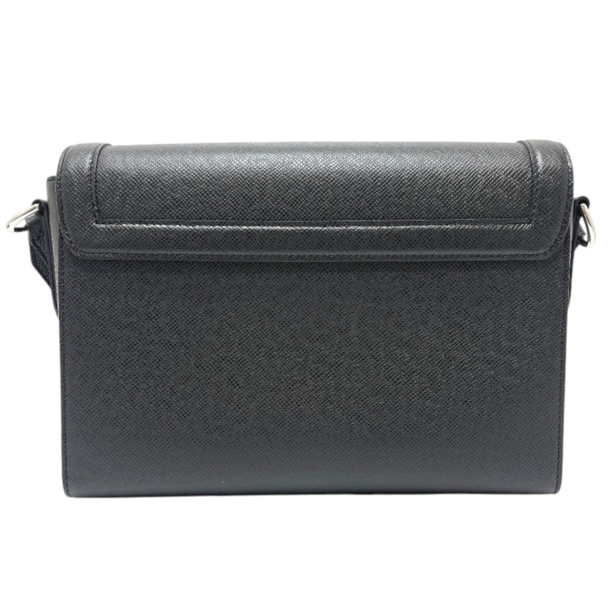 Louis Vuitton Black Noir Taiga Leather Pochette Shoulder Bag (Pre-Owned)