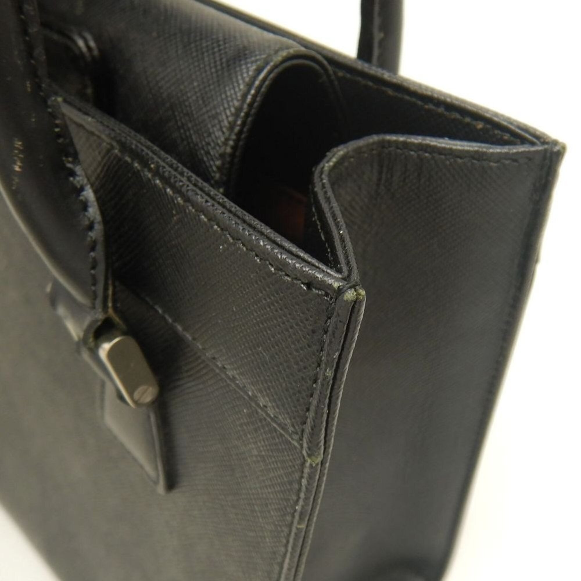 Burberry Black Leather Handbag (Pre-Owned)