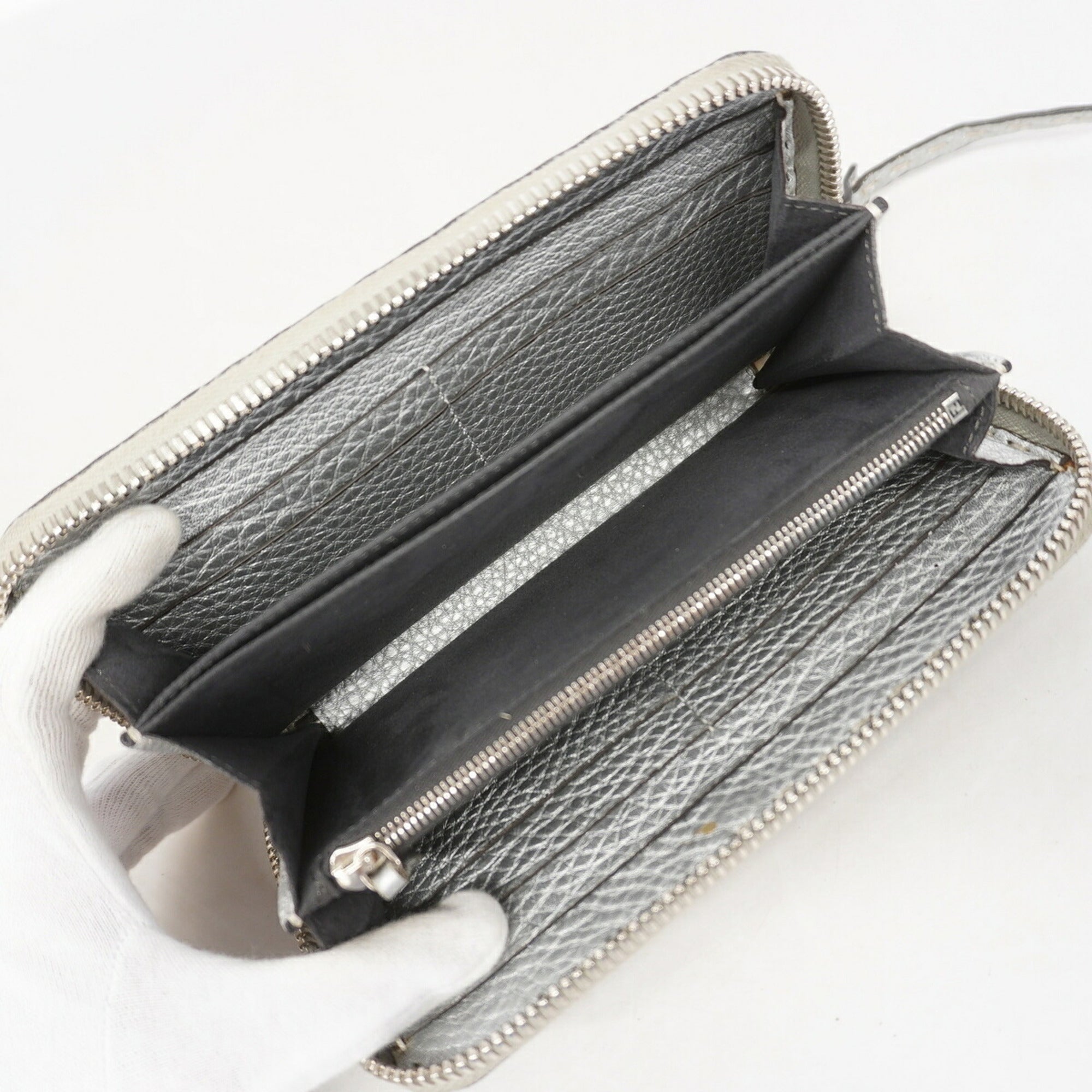 Fendi Silver Leather Long Wallet (Bi-Fold) (Pre-Owned)