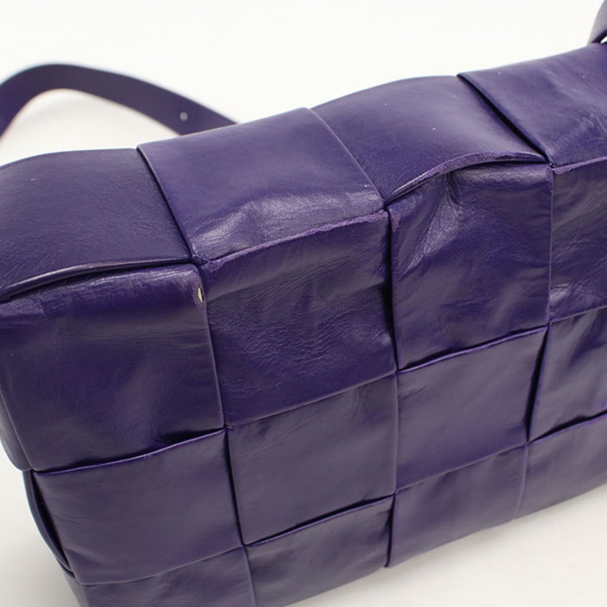 Bottega Veneta Purple Leather Shoulder Bag (Pre-Owned)