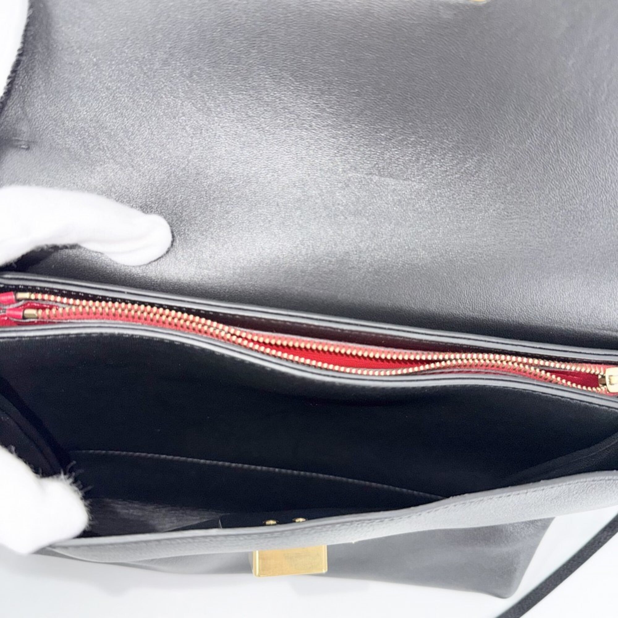 Valentino Garavani Black Red Color Leather Shoulder Bag (Pre-Owned)