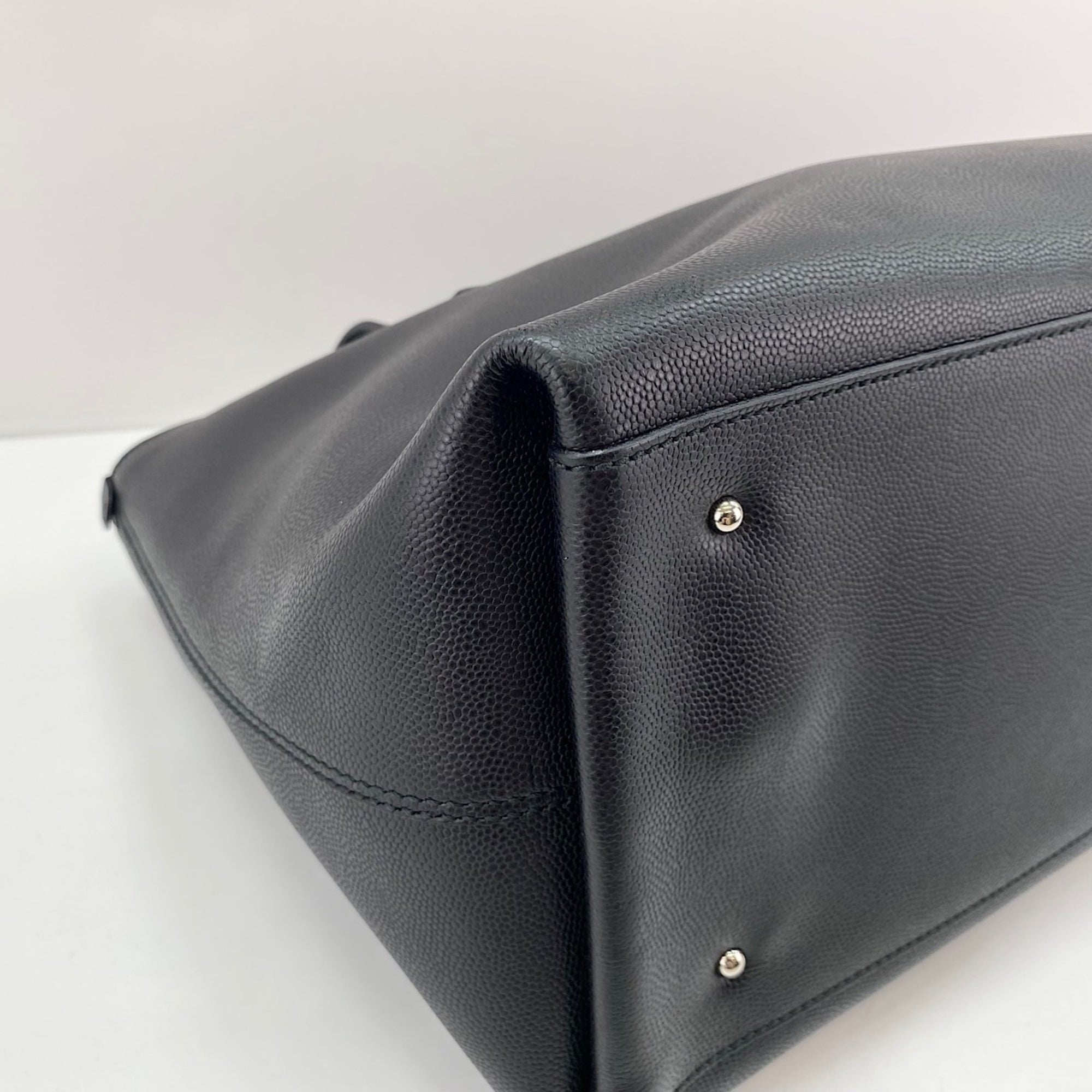 Salvatore Ferragamo Black Tote Bag (Pre-Owned)