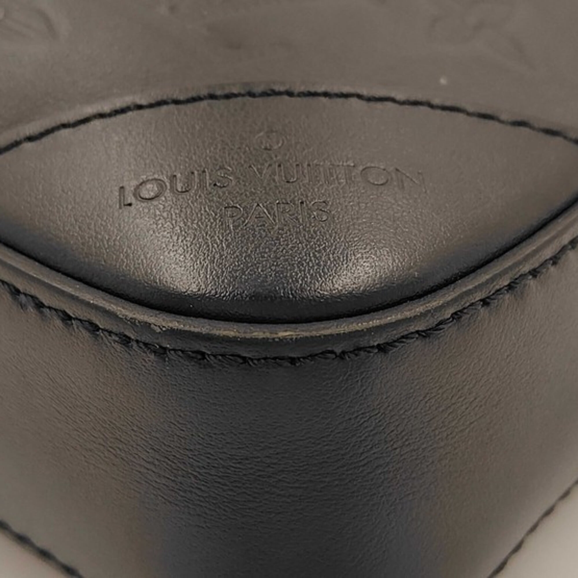 Louis Vuitton Black Monogram Leather Pouch Shoulder Bag (Pre-Owned)