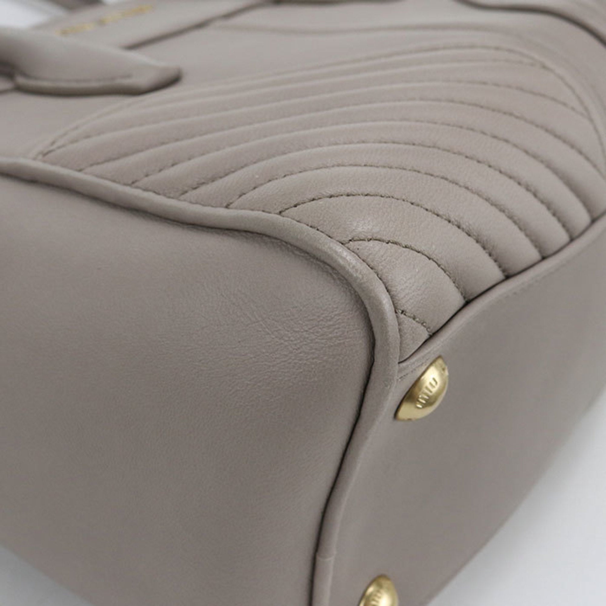 Miu Miu Gray Leather Tote Bag (Pre-Owned)