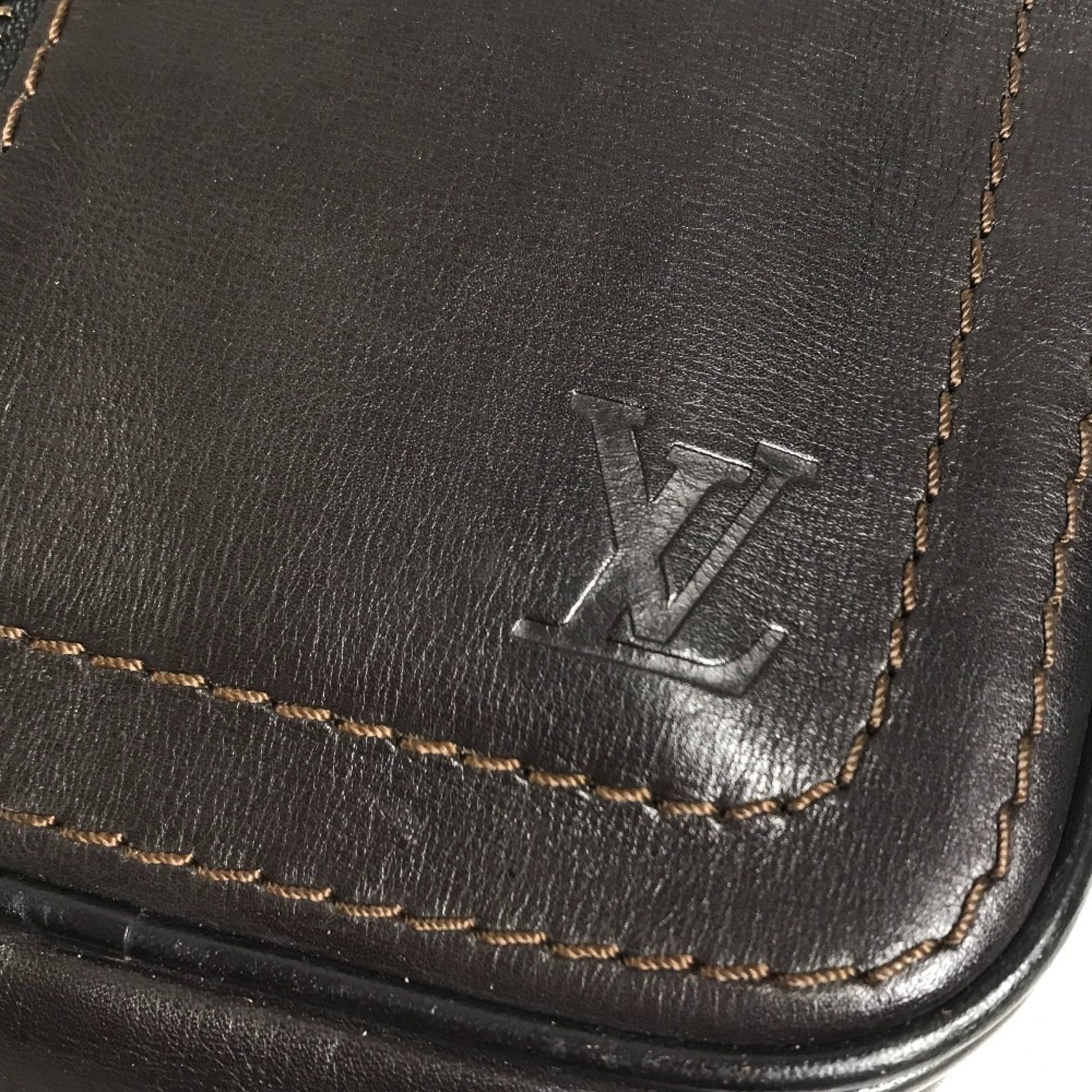 Louis Vuitton Brown Utah Leather Pouch Sling Bag (Pre-Owned)