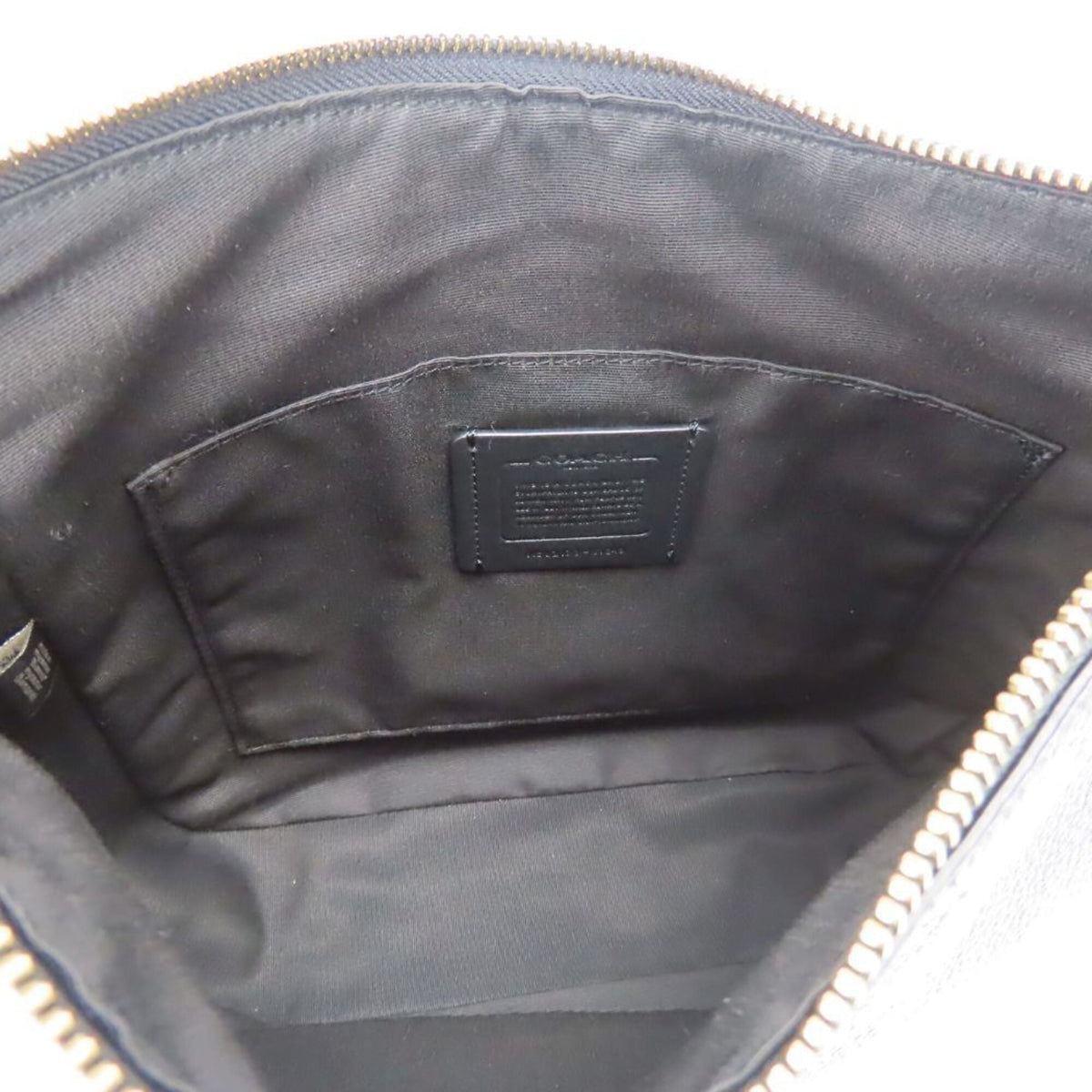 Coach Black Leather Shoulder Bag (Pre-Owned)