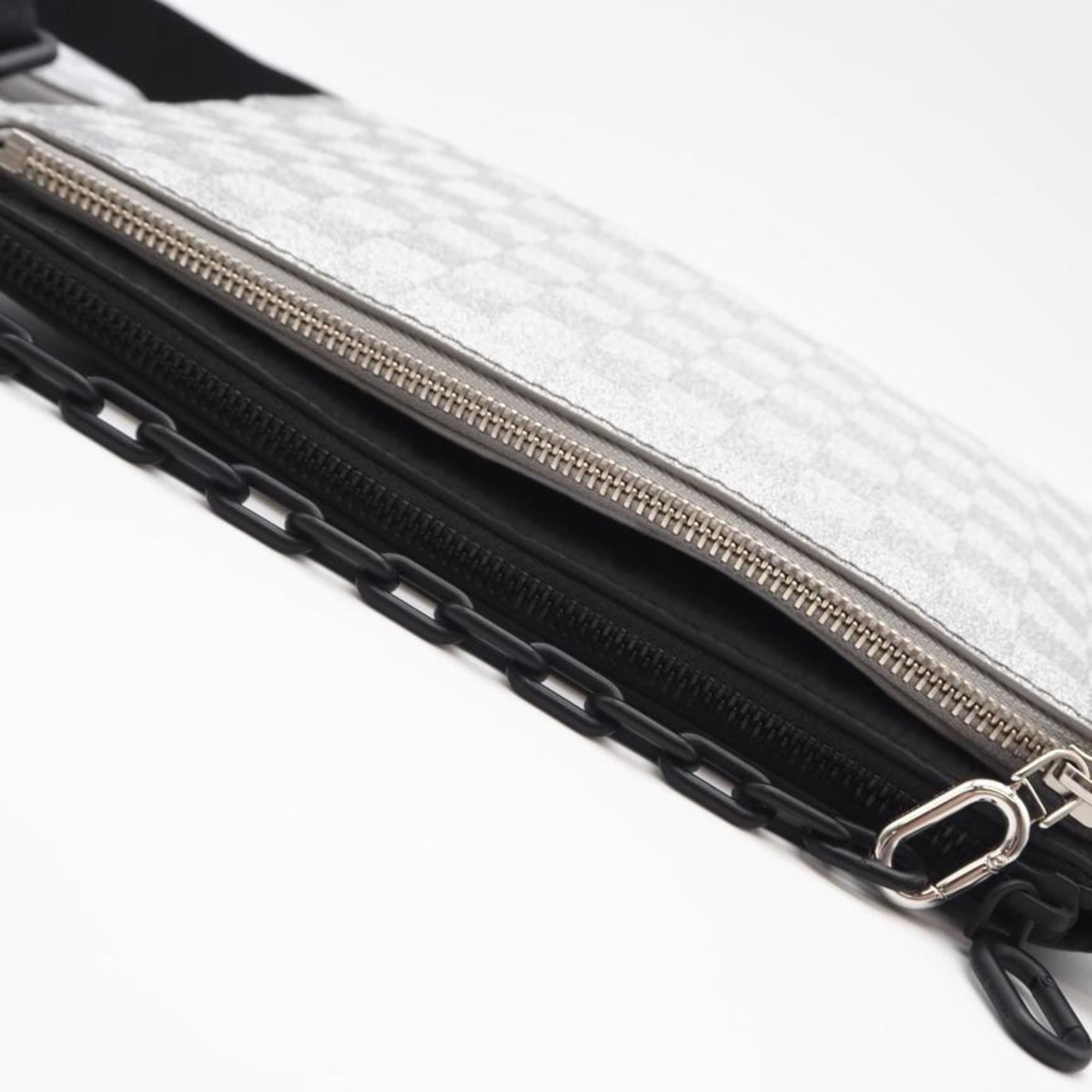 Louis Vuitton Black Silver Leather Shoulder Bag (Pre-Owned)