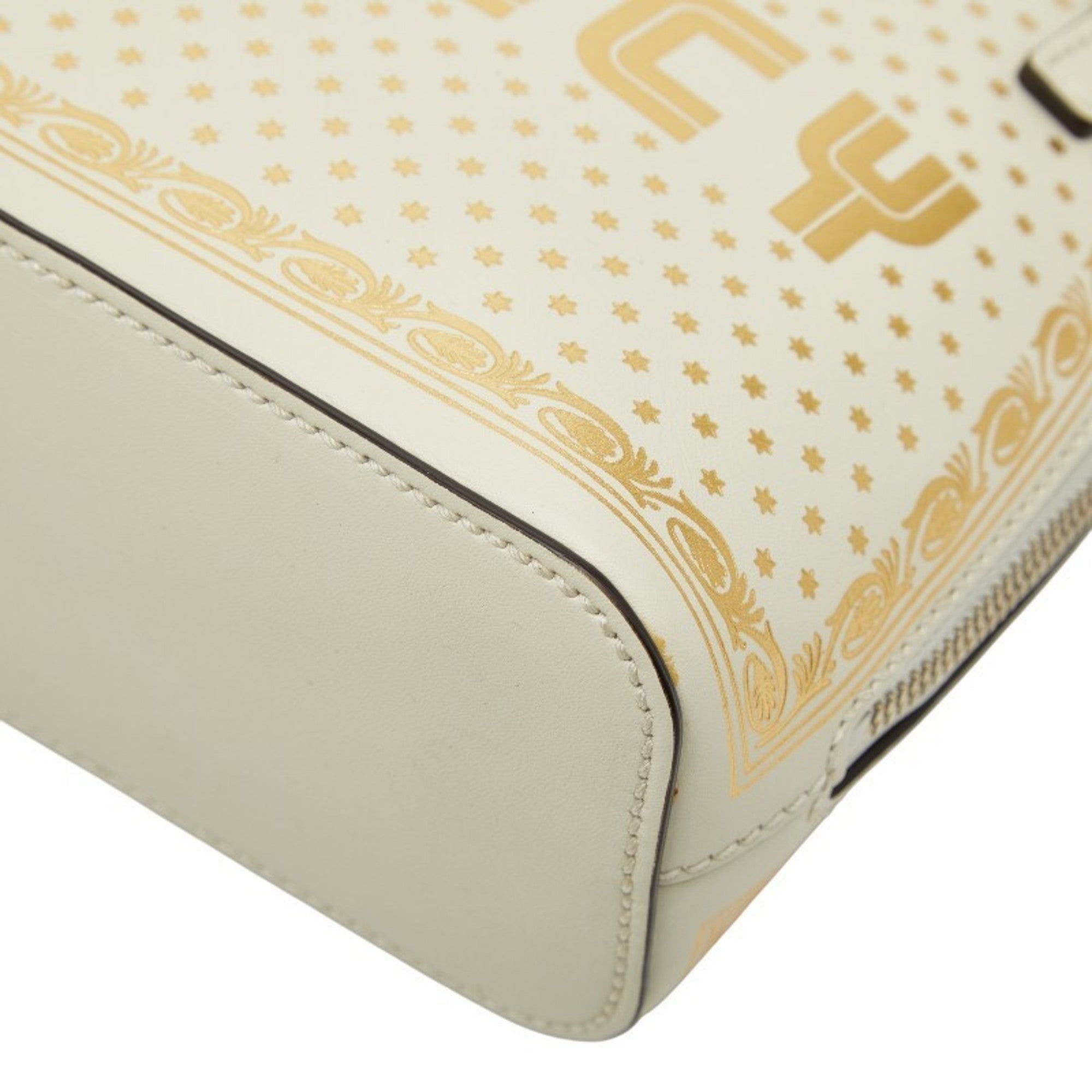 Gucci Gold White Leather Shoulder Bag (Pre-Owned)