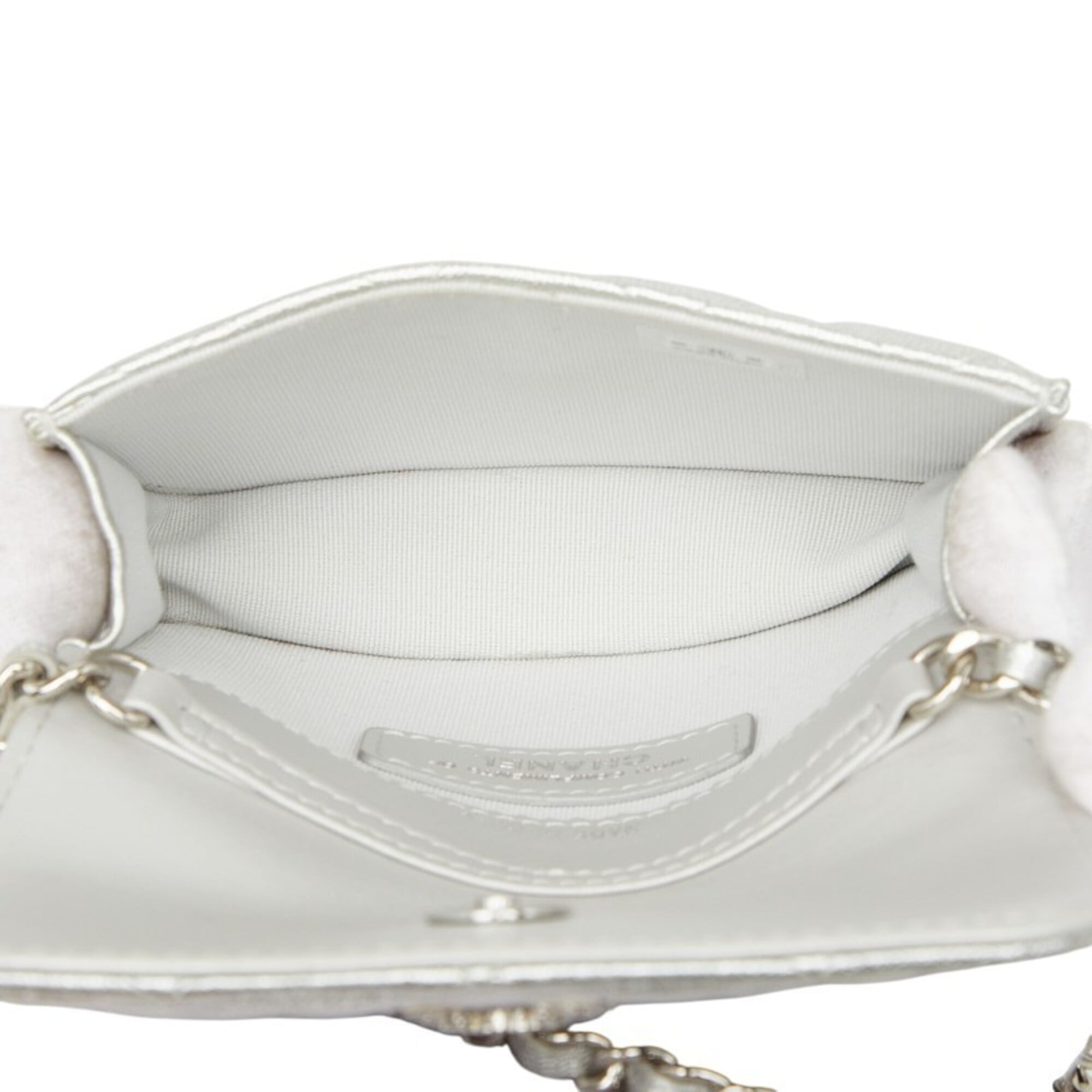 Chanel Silver Leather Pochette Shoulder Bag (Pre-Owned)