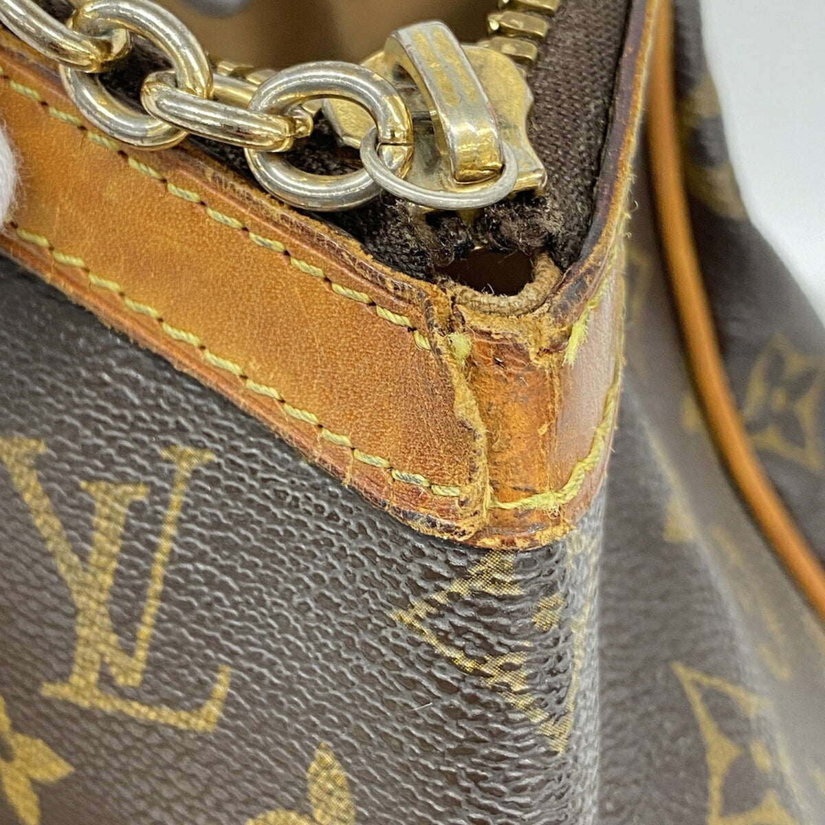 Louis Vuitton Brown Handbag (Pre-Owned)