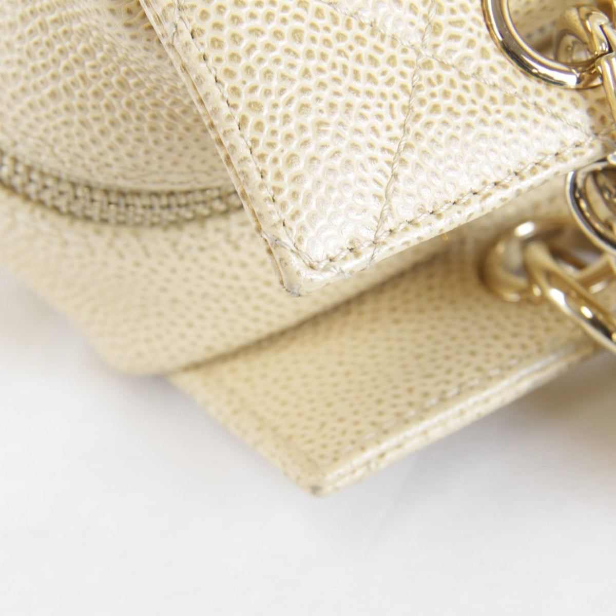 Chanel Beige Leather Shoulder Bag (Pre-Owned)