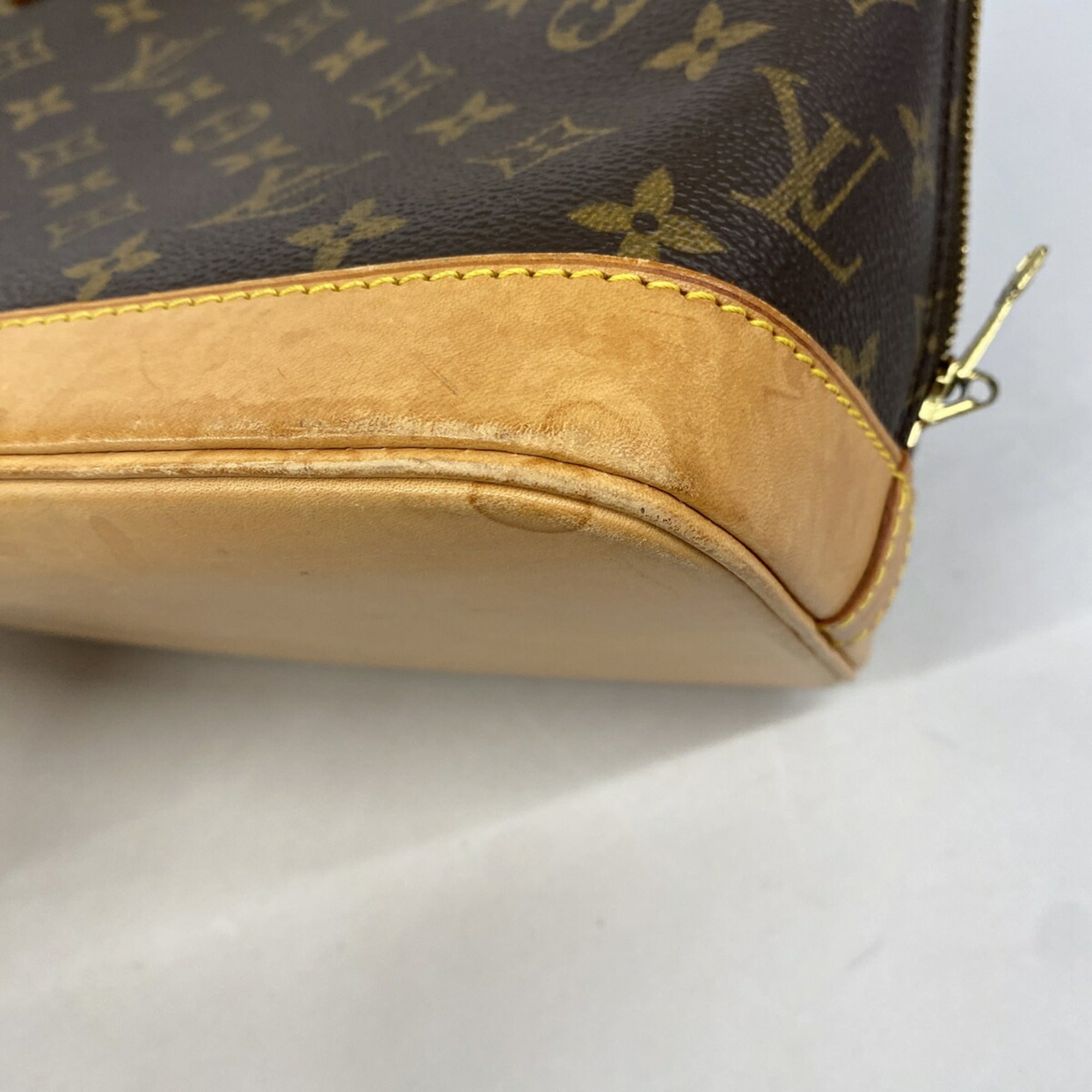 Louis Vuitton Brown Handbag (Pre-Owned)