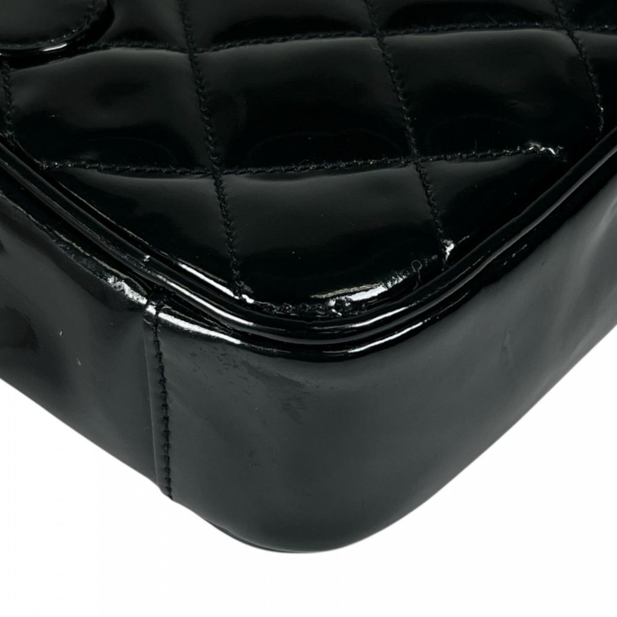 Chanel Matelasse Black Leather Shoulder Bag (Pre-Owned)