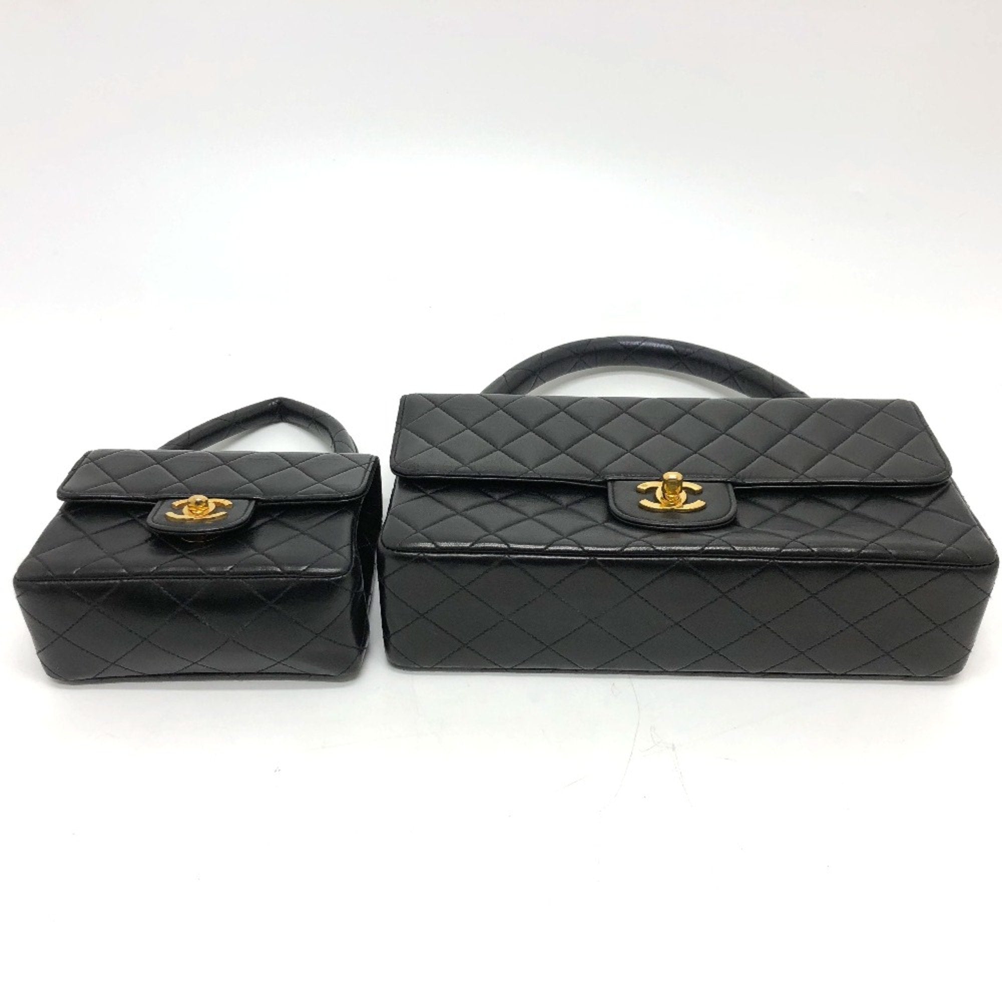 Chanel Black Leather Handbag (Pre-Owned)