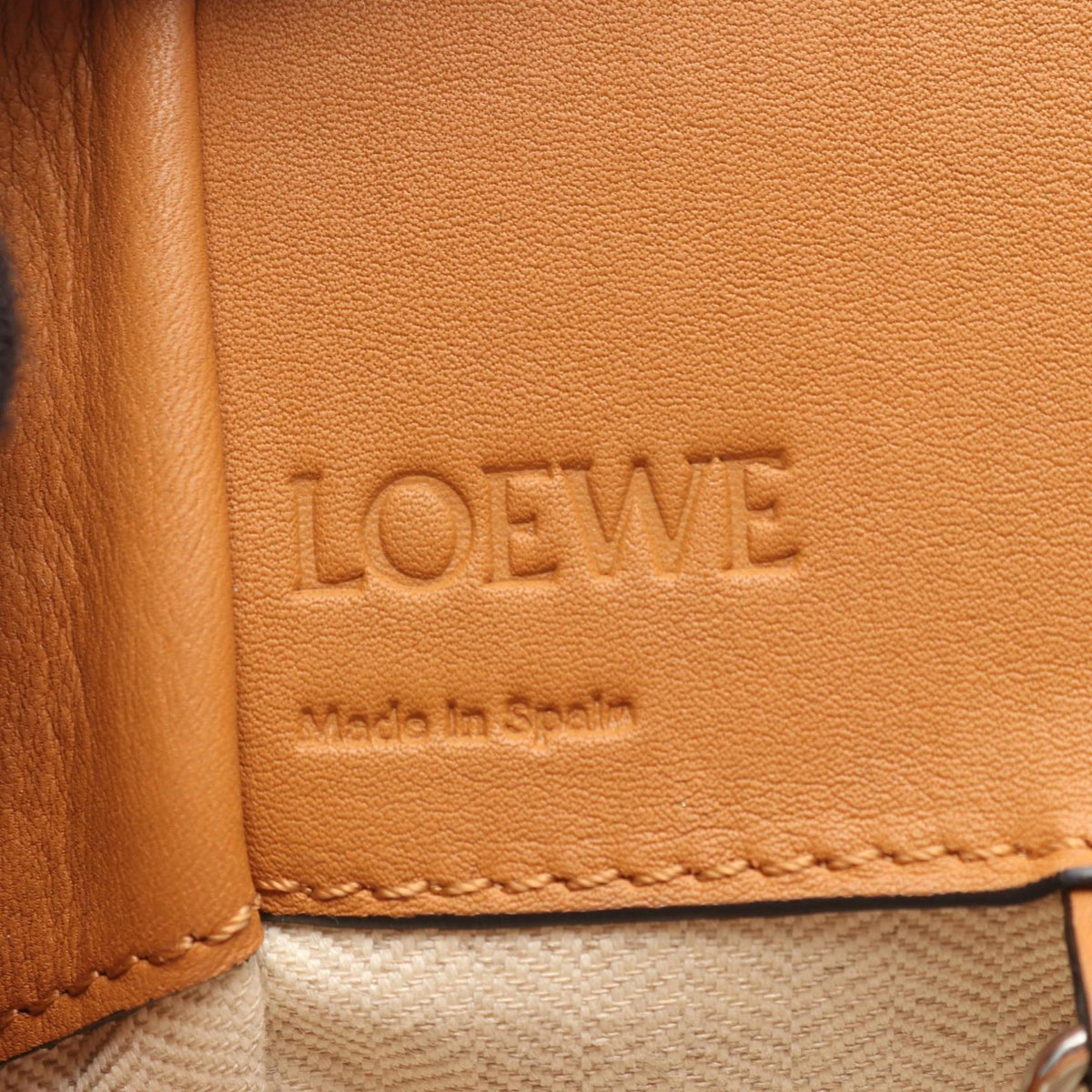 Loewe Brown Leather Shoulder Bag (Pre-Owned)