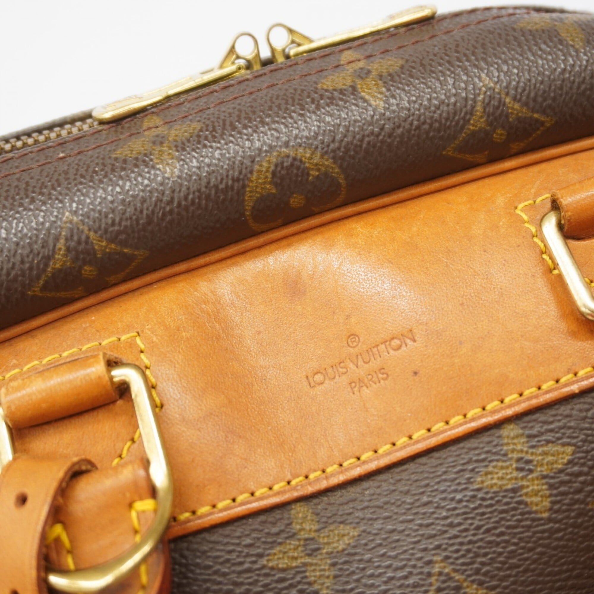 Louis Vuitton Brown Handbag (Pre-Owned)