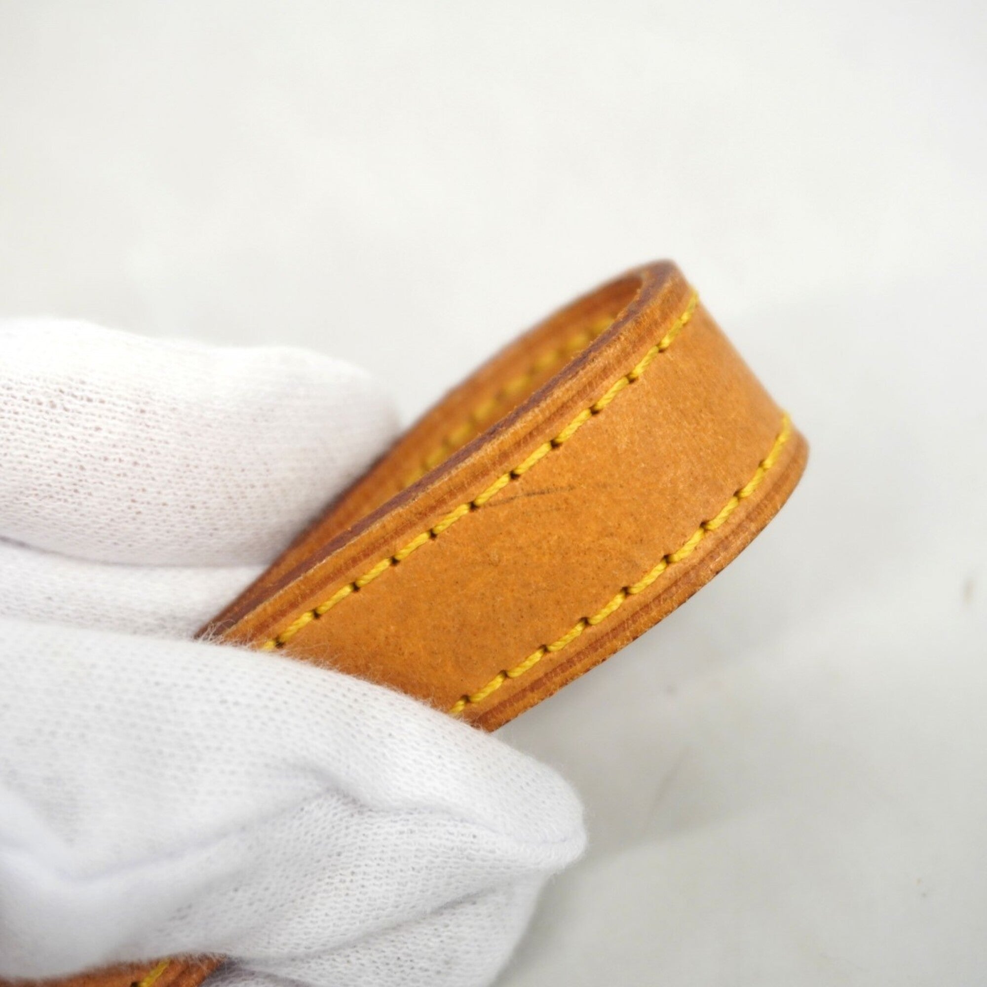 Louis Vuitton Brown Shoulder Bag (Pre-Owned)