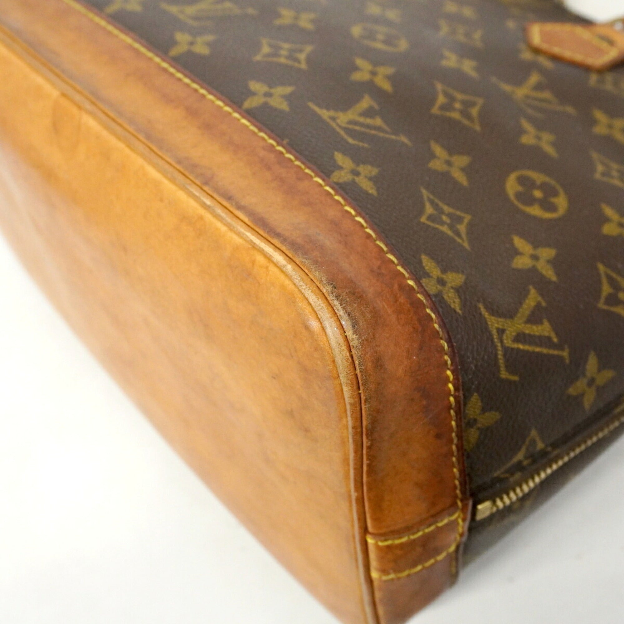 Louis Vuitton Brown Handbag (Pre-Owned)