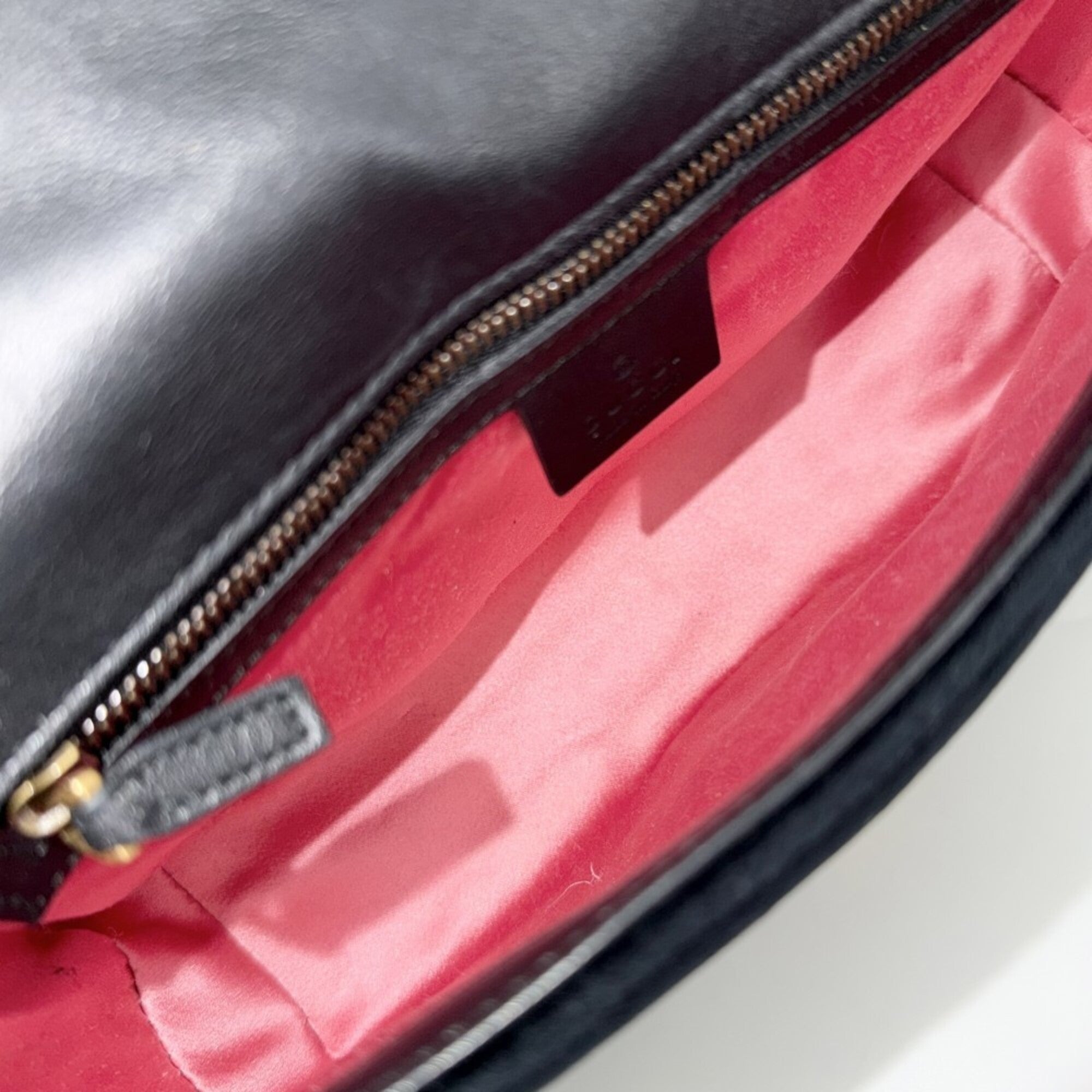 Gucci Black Velvet Shoulder Bag (Pre-Owned)