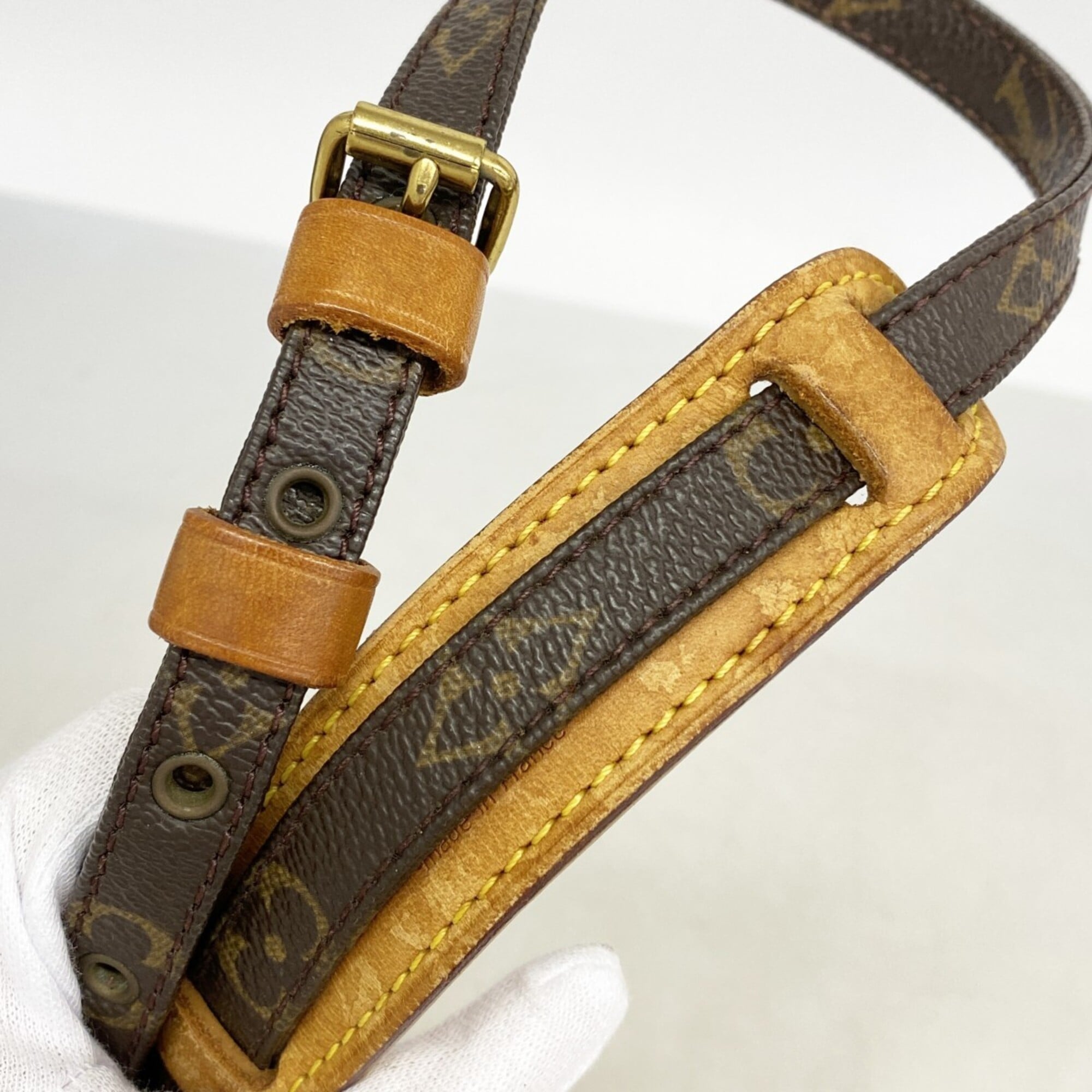 Louis Vuitton Brown Shoulder Bag (Pre-Owned)