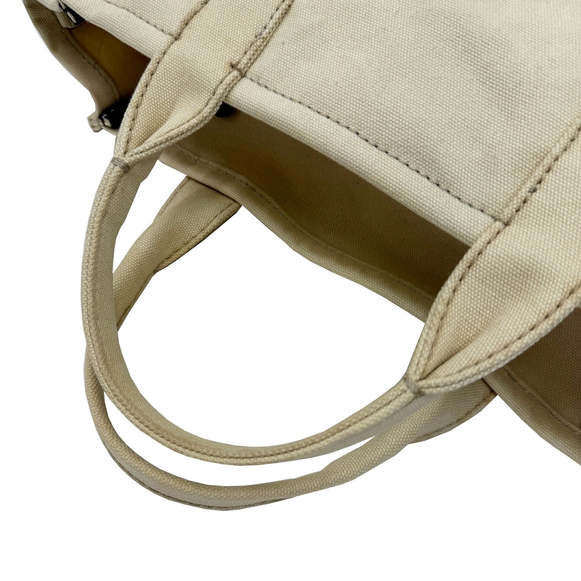 Marc Jacobs Ivory Canvas Handbag (Pre-Owned)