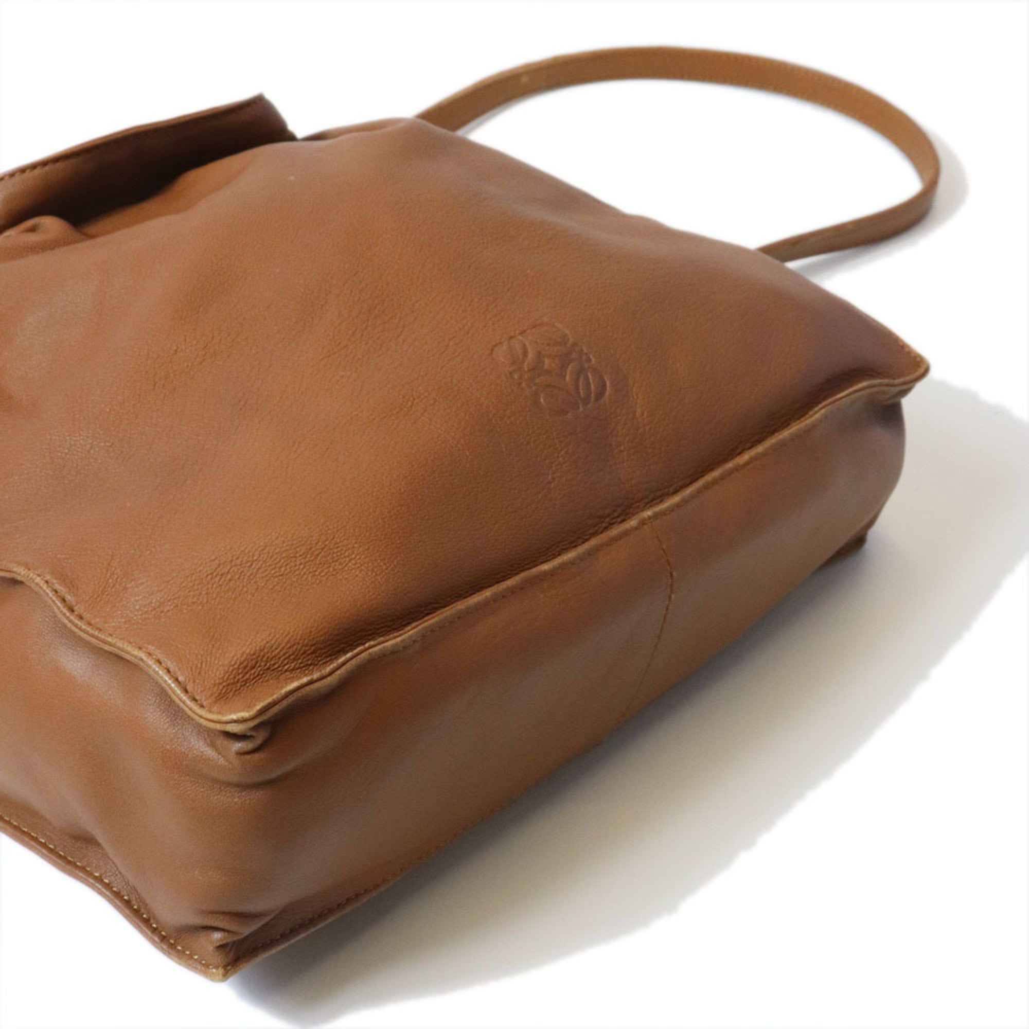 Loewe Brown Leather Shoulder Bag (Pre-Owned)