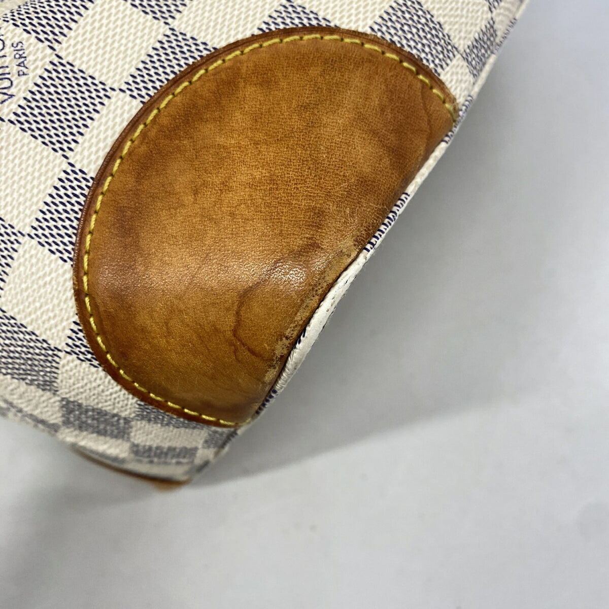Louis Vuitton White Tote Bag (Pre-Owned)