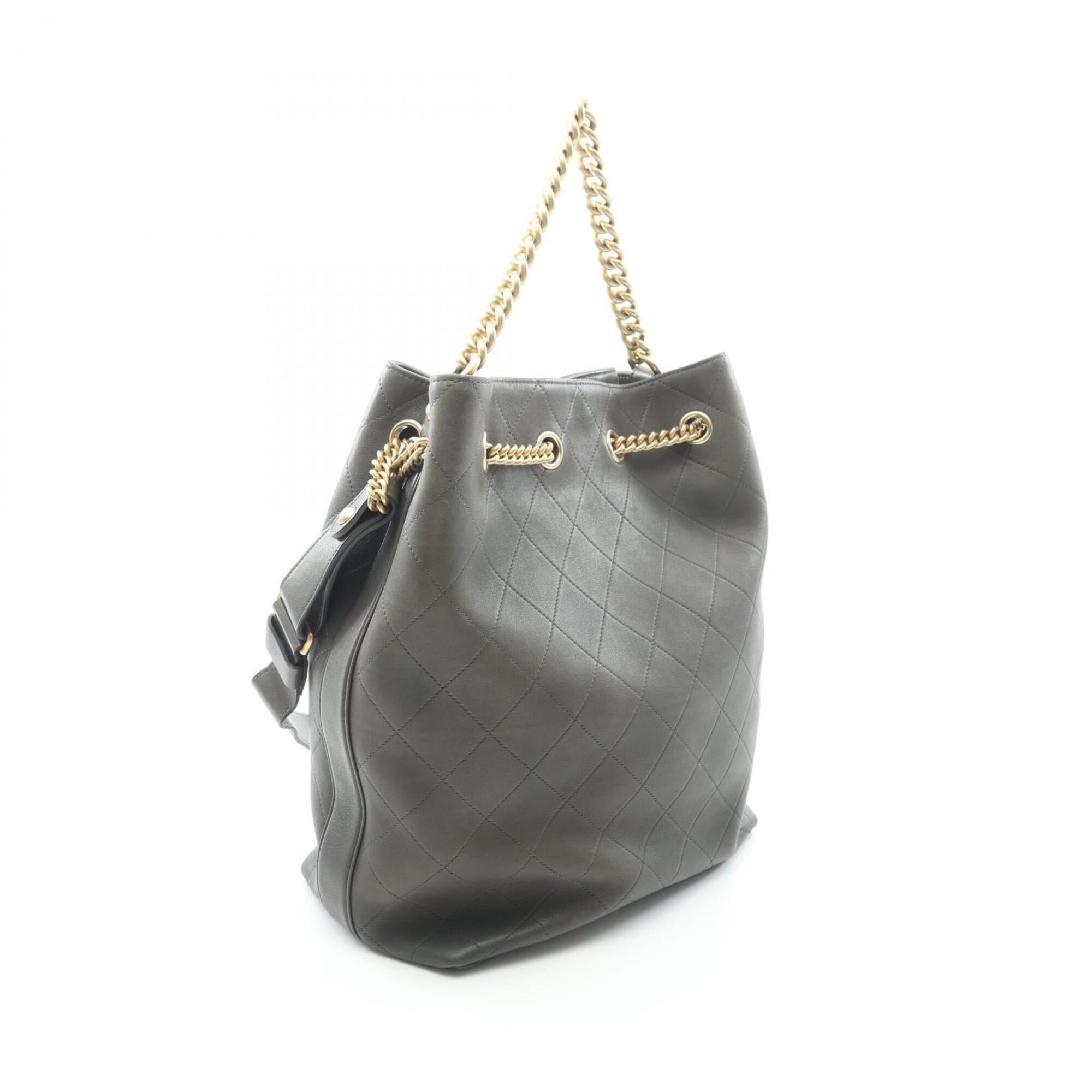 Chanel Green Leather Handbag Shoulder Bag (Pre-Owned)