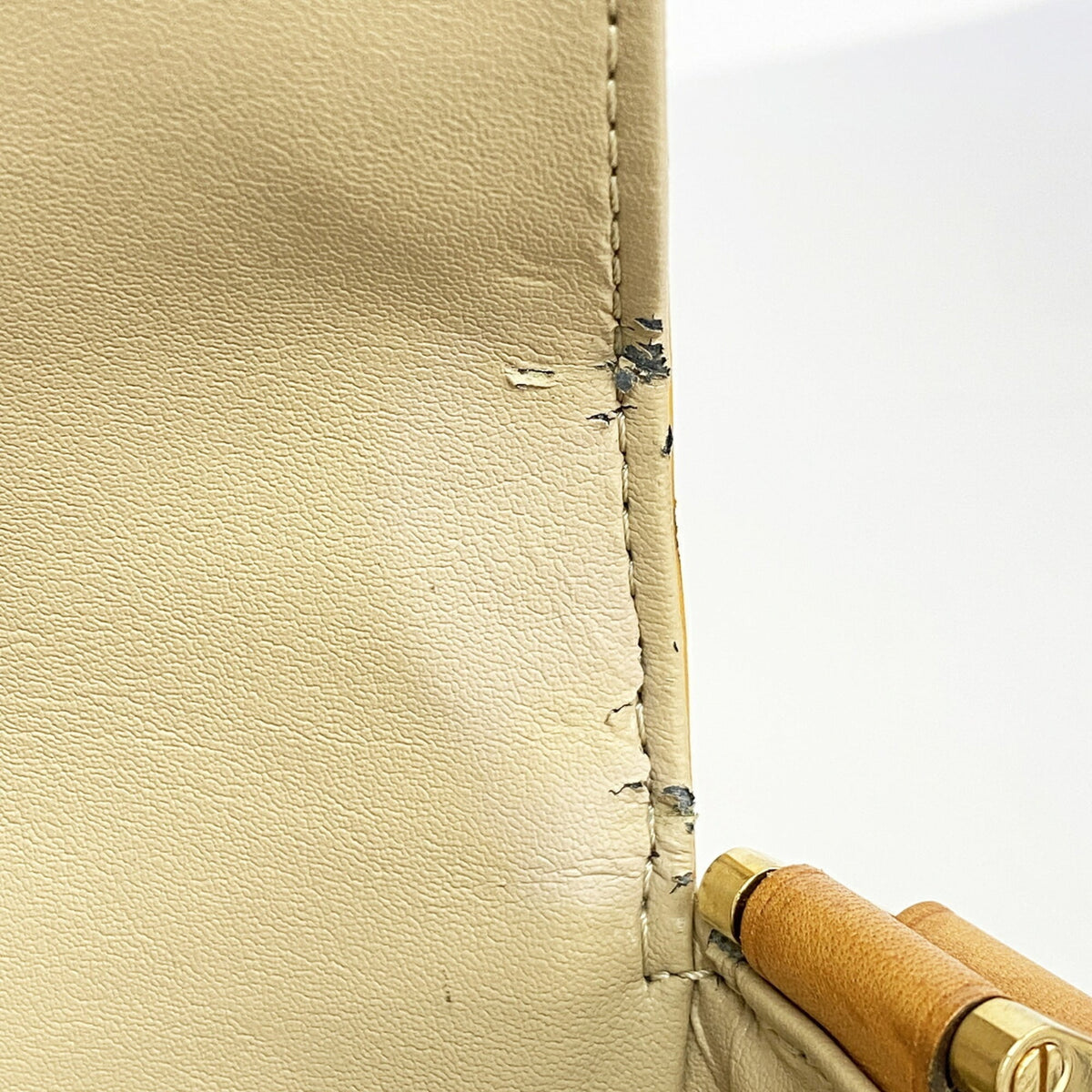 Louis Vuitton Beige Shoulder Bag (Pre-Owned)