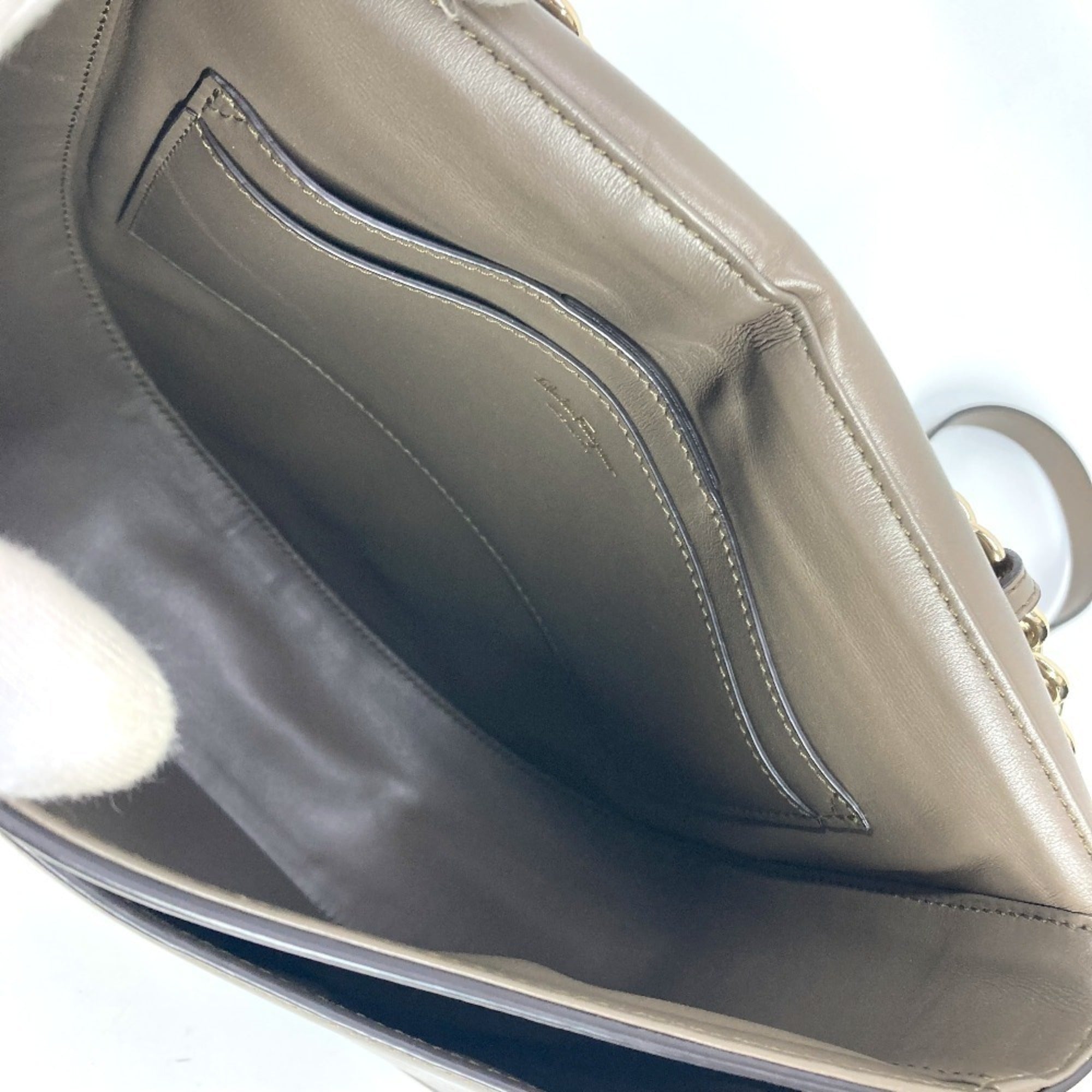 Salvatore Ferragamo Gancini Grayish Leather Clutch Bag Pochette Shoulder Bag (Pre-Owned)