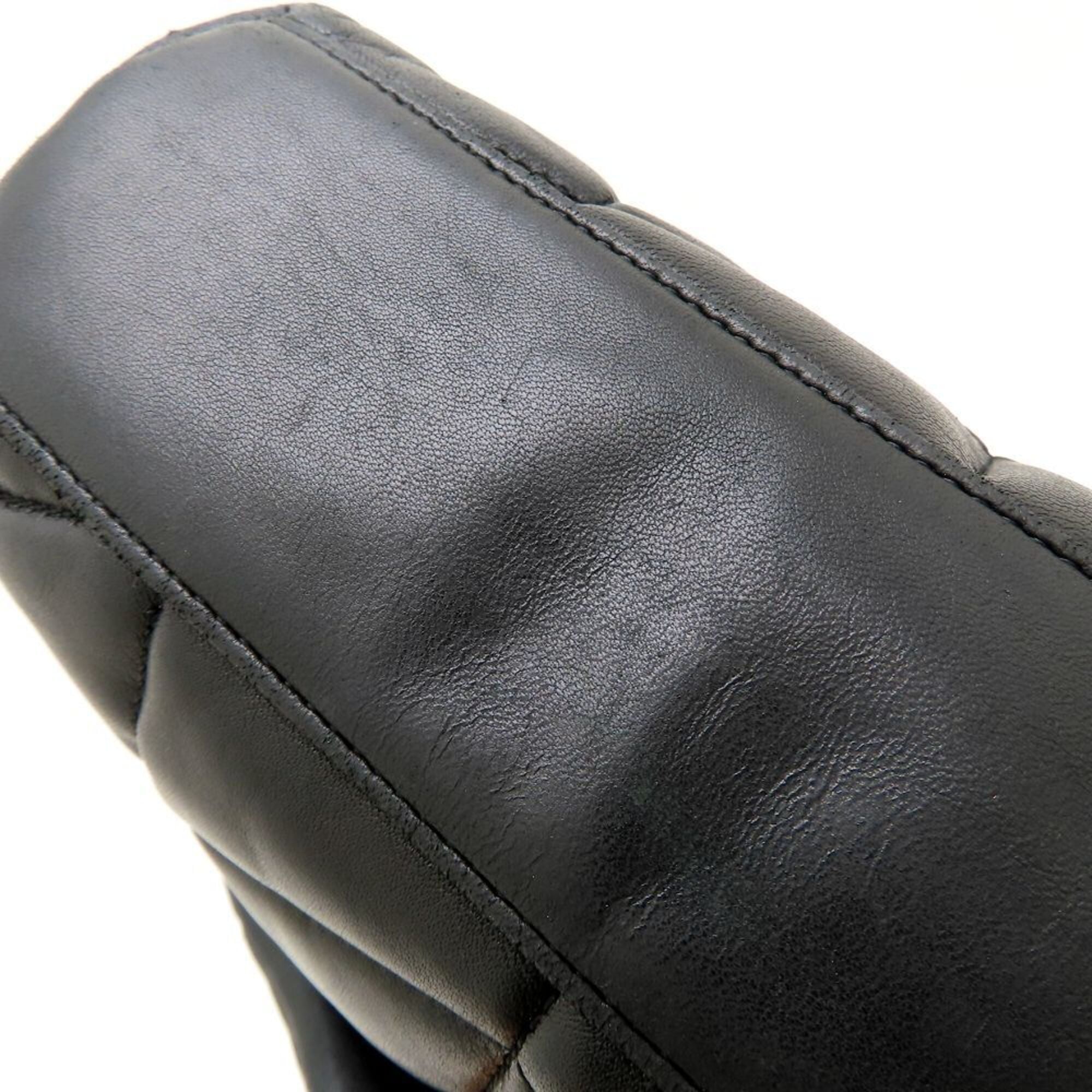 Yves Saint Laurent Black Leather Shoulder Bag (Pre-Owned)