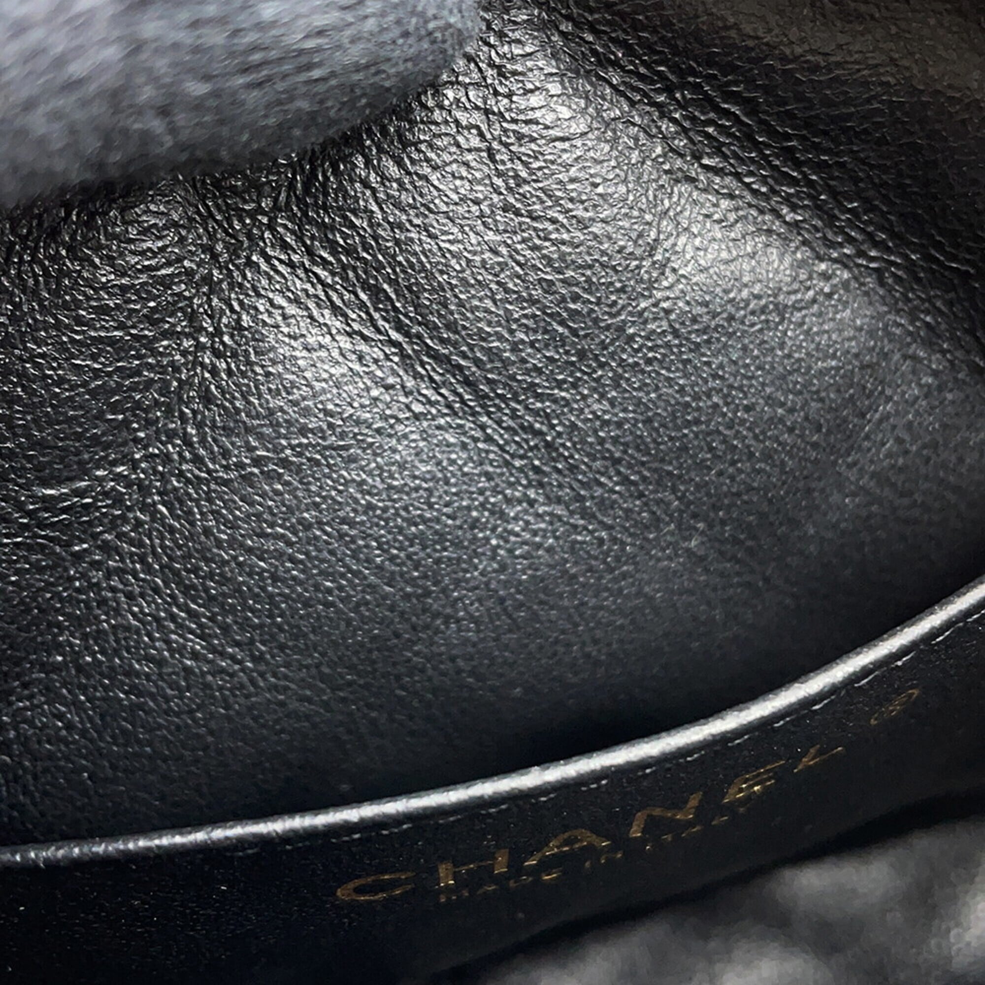 Chanel Black Leather Handbag Pochette Shoulder Bag (Pre-Owned)