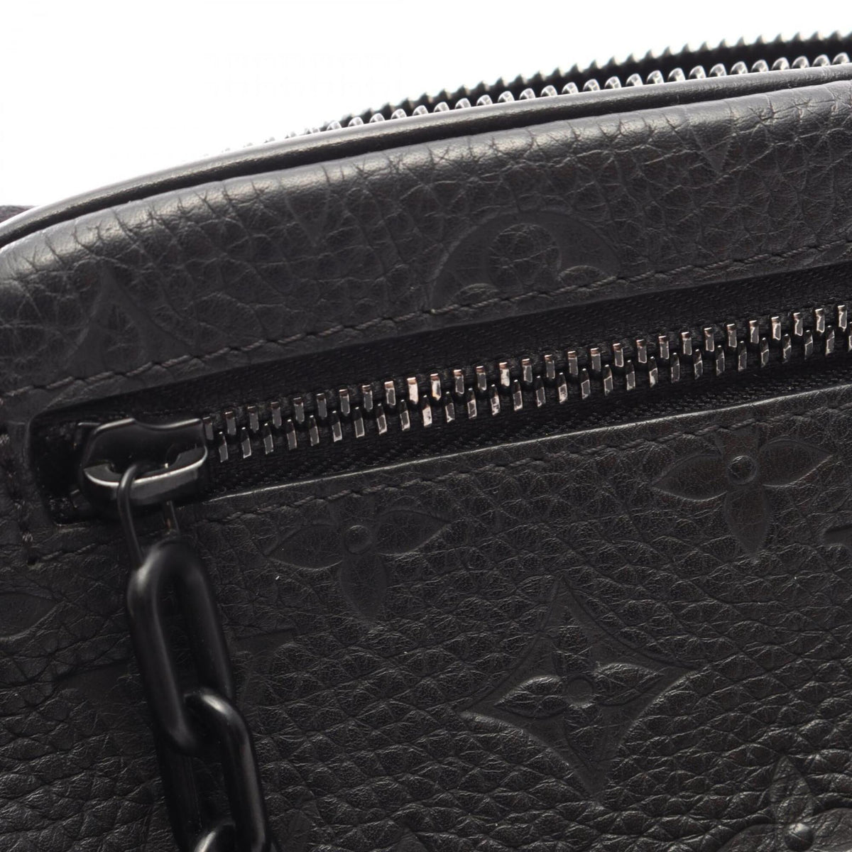 Louis Vuitton Black Noir Monogram Leather Clutch Bag Handbag (Pre-Owned)