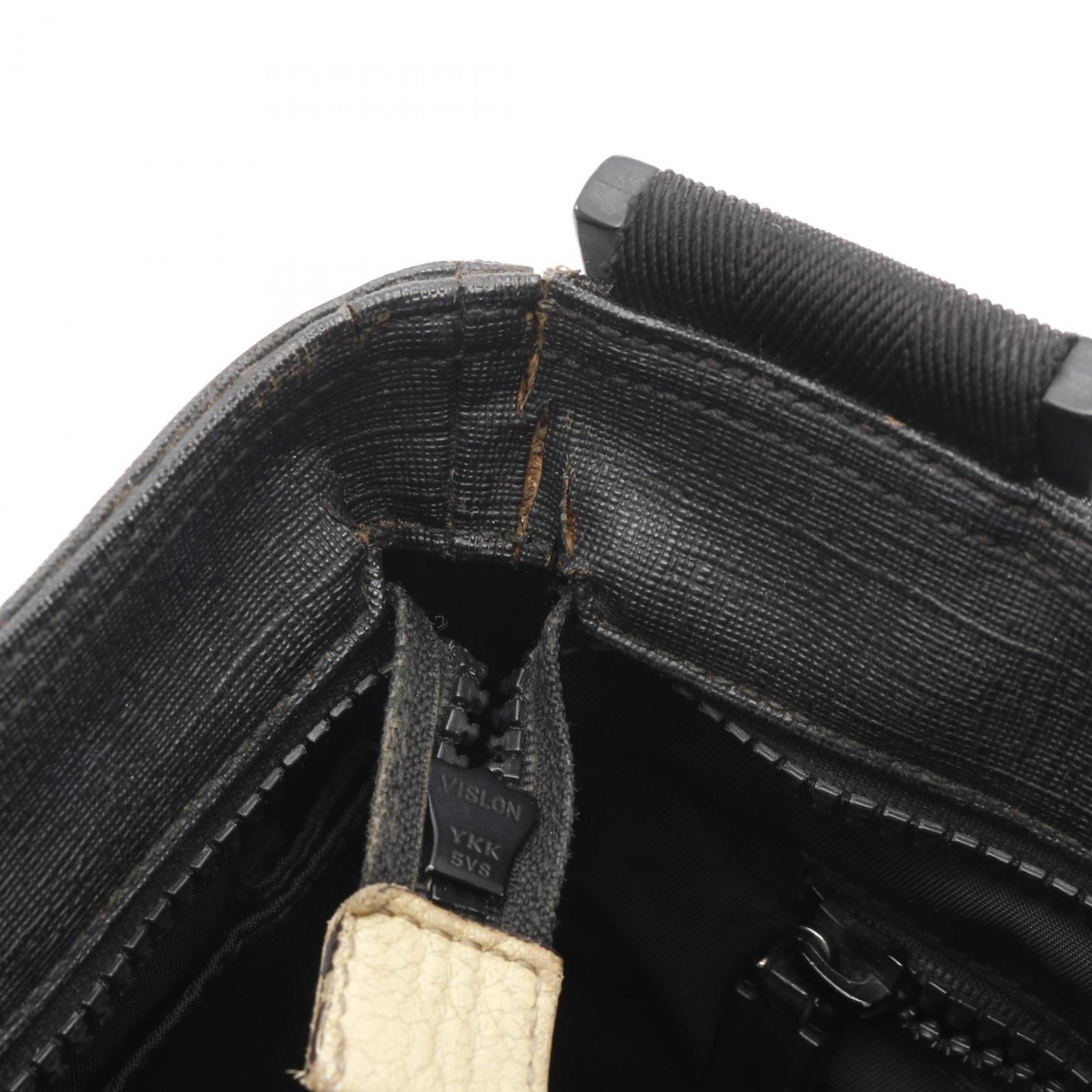 Gucci Gray White Gg Supreme Leather Shoulder Bag (Pre-Owned)