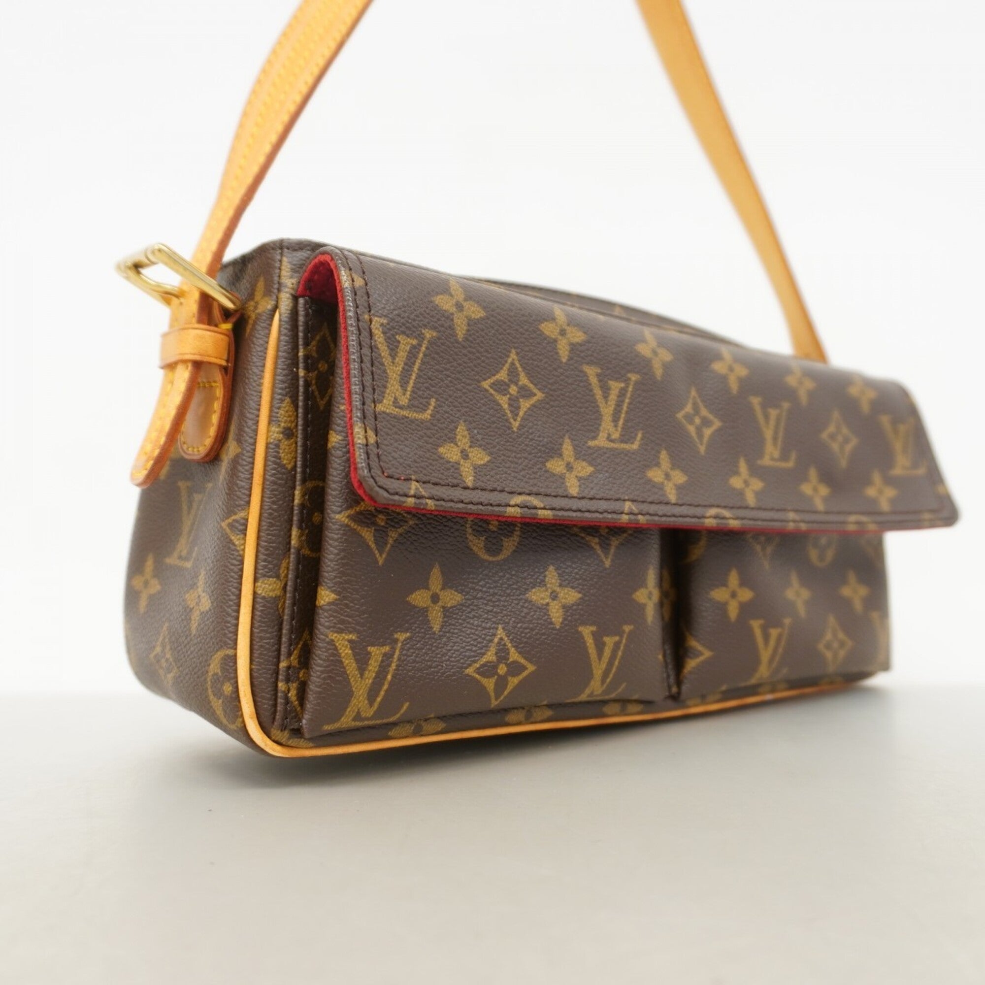 Louis Vuitton Brown Shoulder Bag (Pre-Owned)