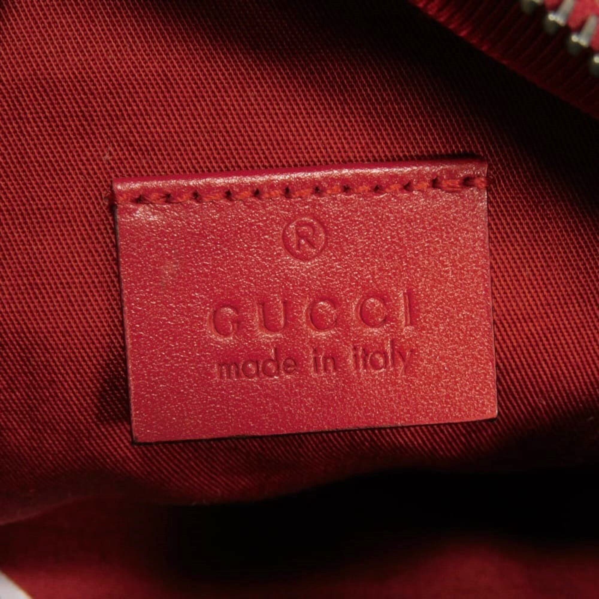 Gucci Red Color Silver Sling Bag (Pre-Owned)