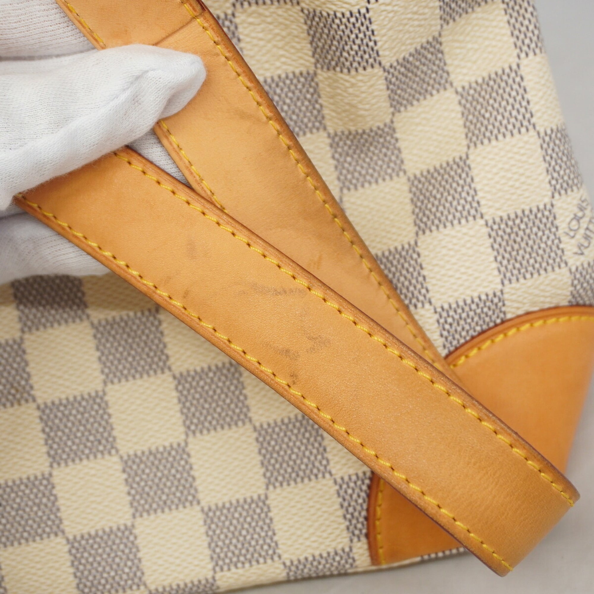 Louis Vuitton White Tote Bag (Pre-Owned)